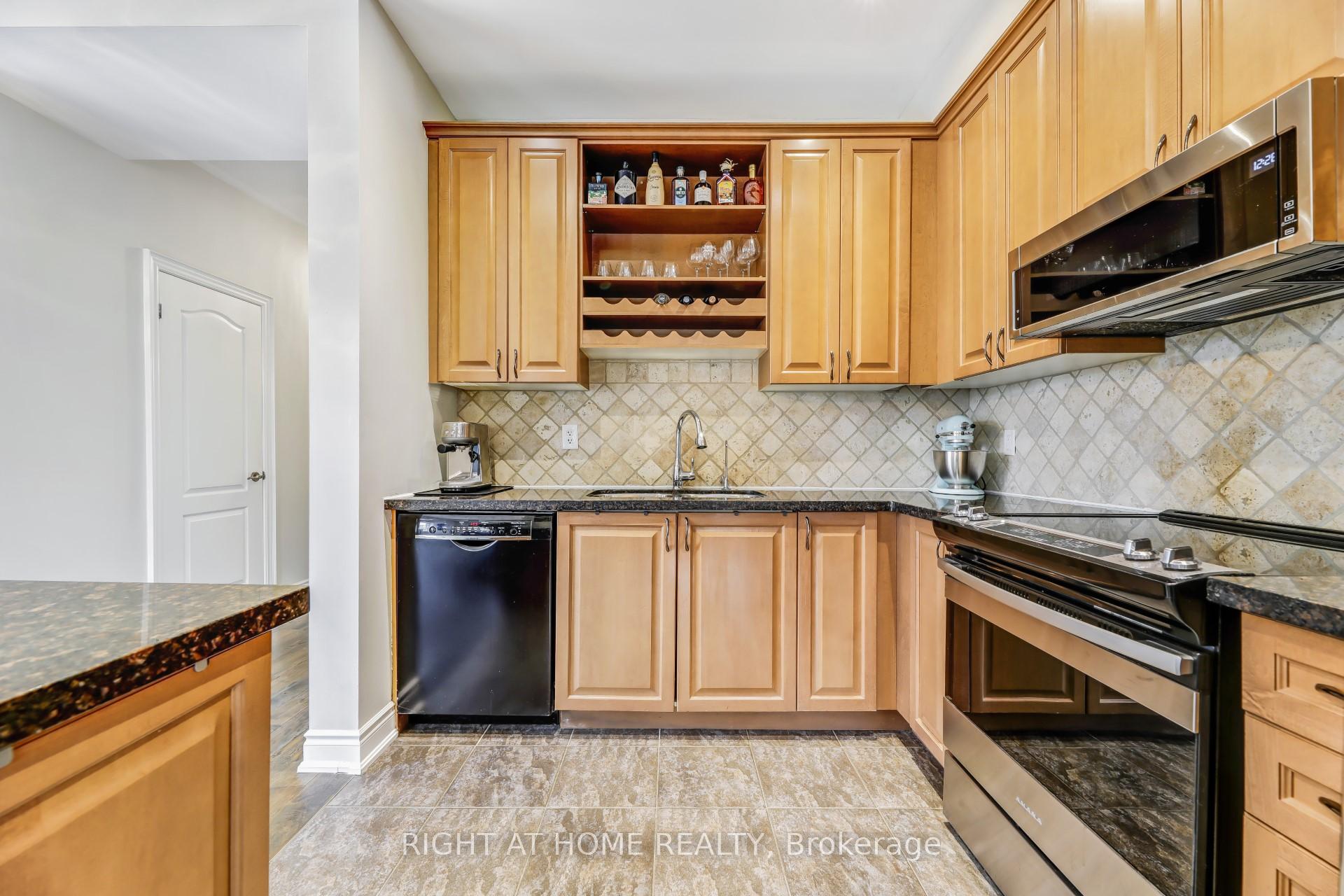 Photo 8 of 260 Tom Taylor Crescent, Newmarket, Summerhill Estates — HOMEH