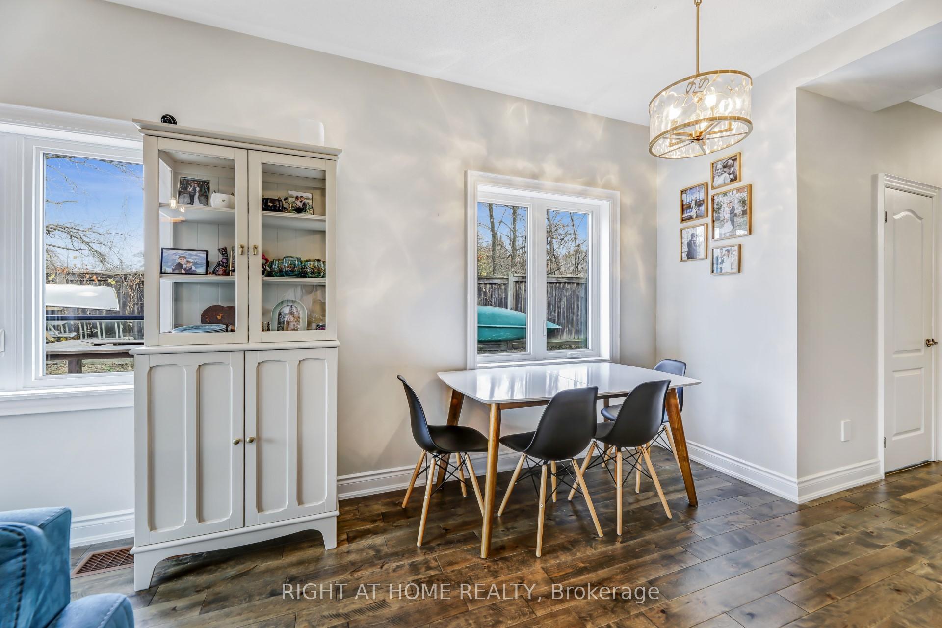 Photo 10 of 260 Tom Taylor Crescent, Newmarket, Summerhill Estates — HOMEH