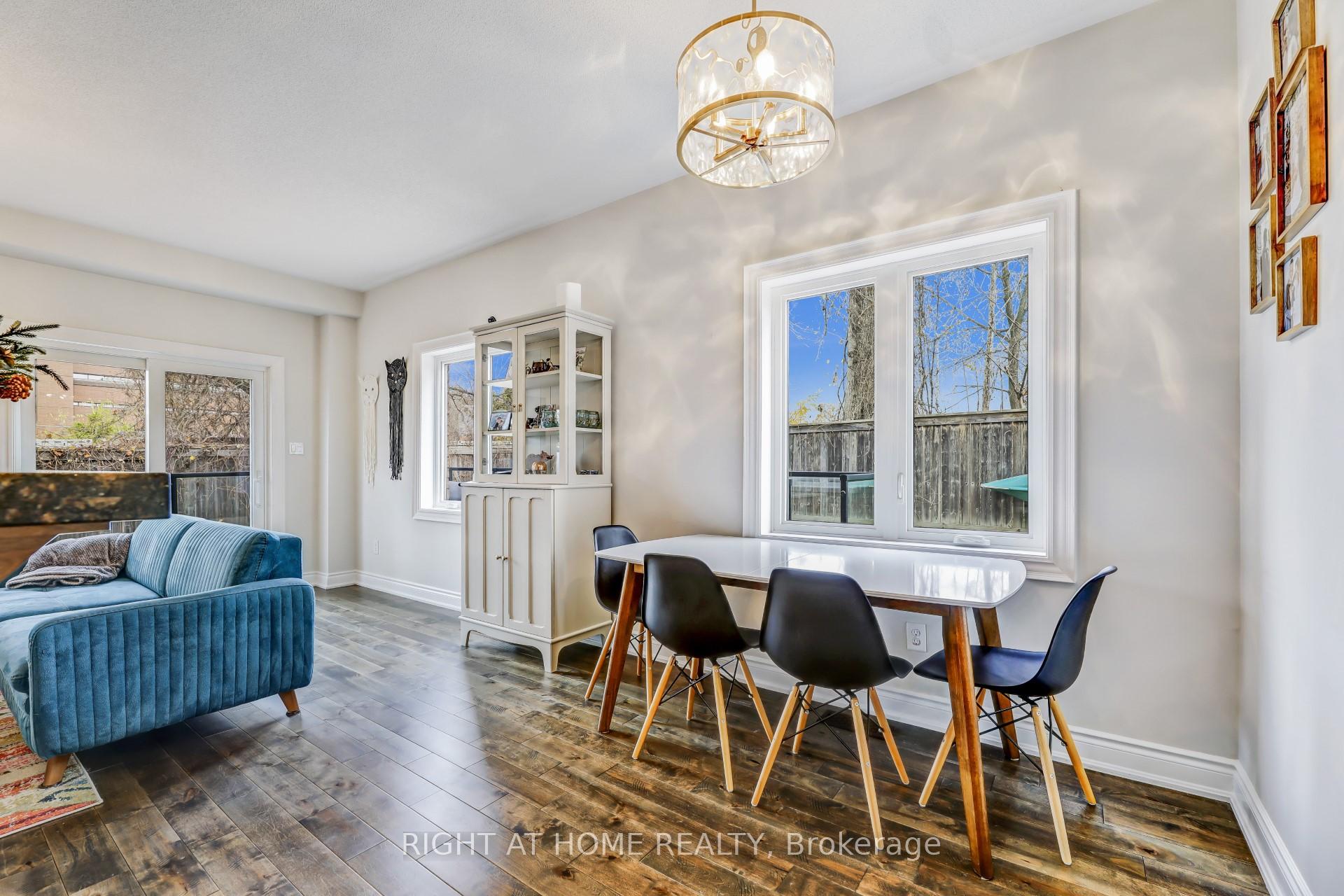 Photo 11 of 260 Tom Taylor Crescent, Newmarket, Summerhill Estates — HOMEH