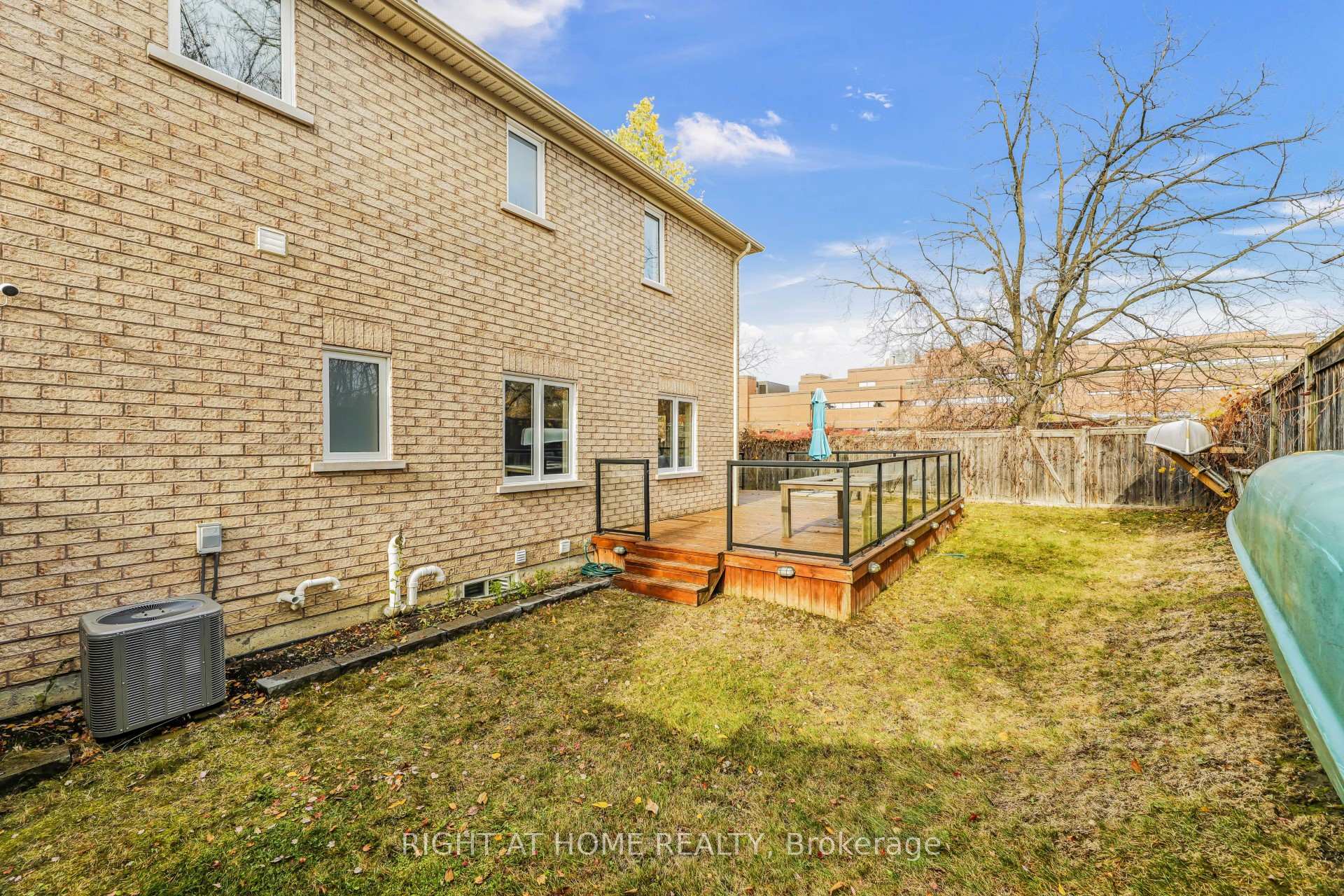 Photo 30 of 260 Tom Taylor Crescent, Newmarket, Summerhill Estates — HOMEH