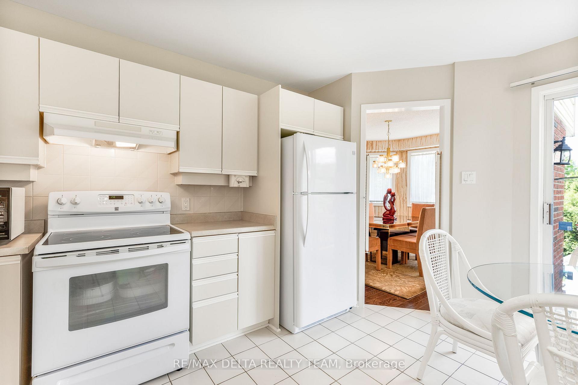 Photo 13 of 1389 Norview Crescent, Ottawa, Fallingbrook/Ridgemount — HOMEH