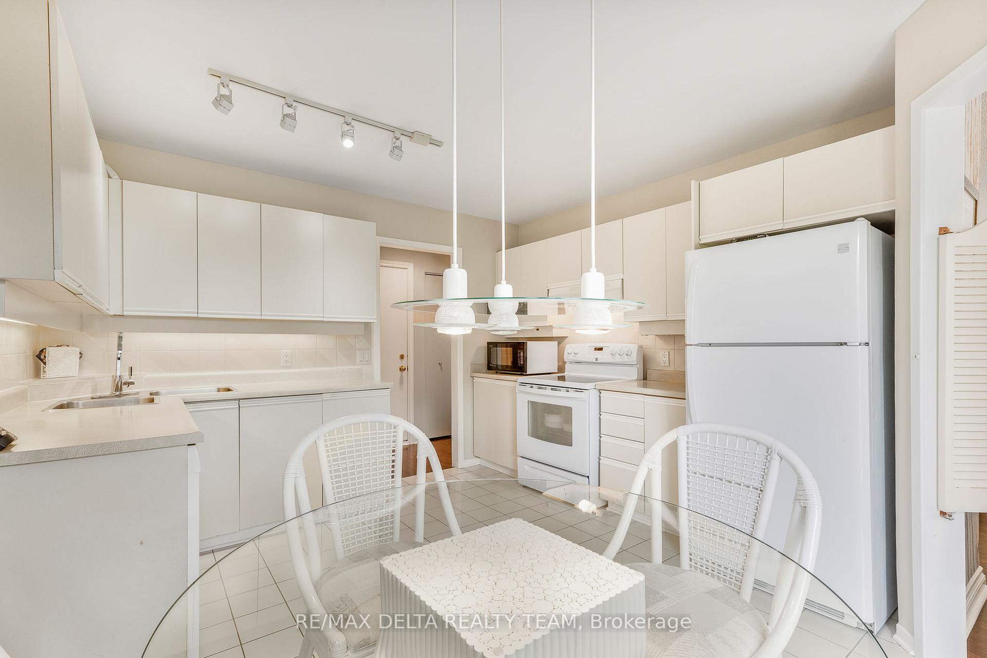Photo 14 of 1389 Norview Crescent, Ottawa, Fallingbrook/Ridgemount — HOMEH