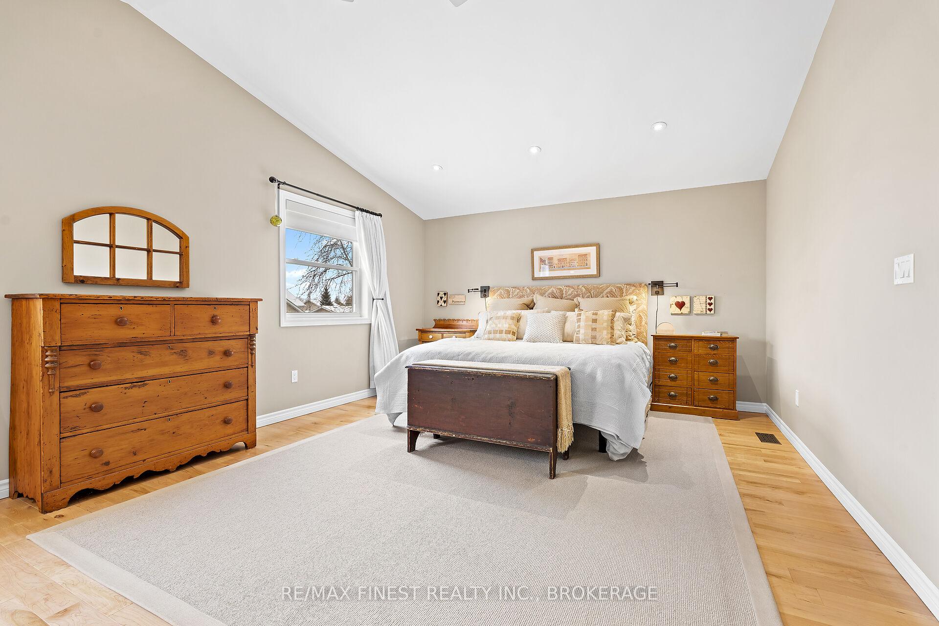Photo 18 of 56 Dalgleish Avenue, Kingston, Kingston East (Incl Barret Crt) — HOMEH