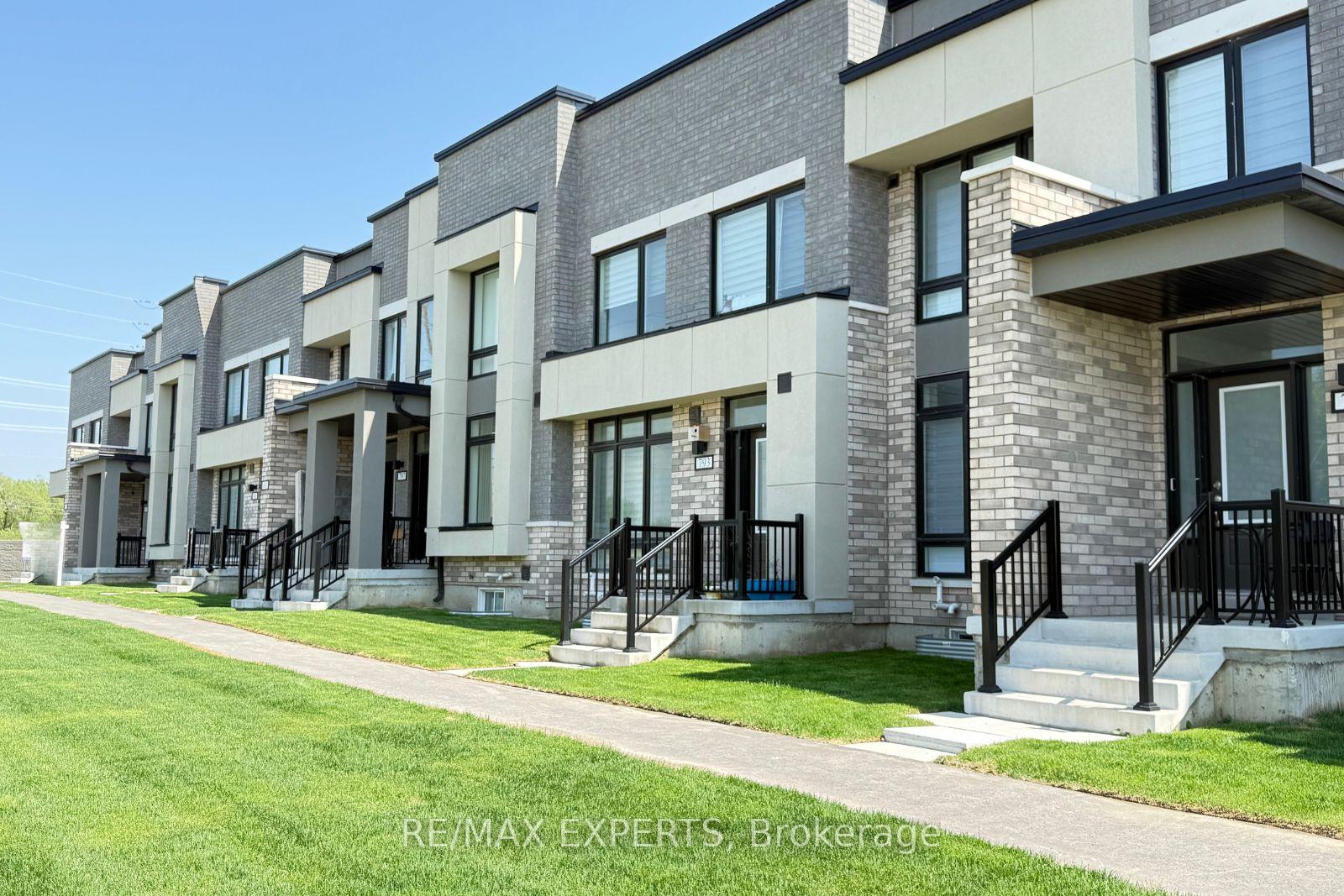 Photo 3 of 793 Conlin Road E, Oshawa, Samac — HOMEH