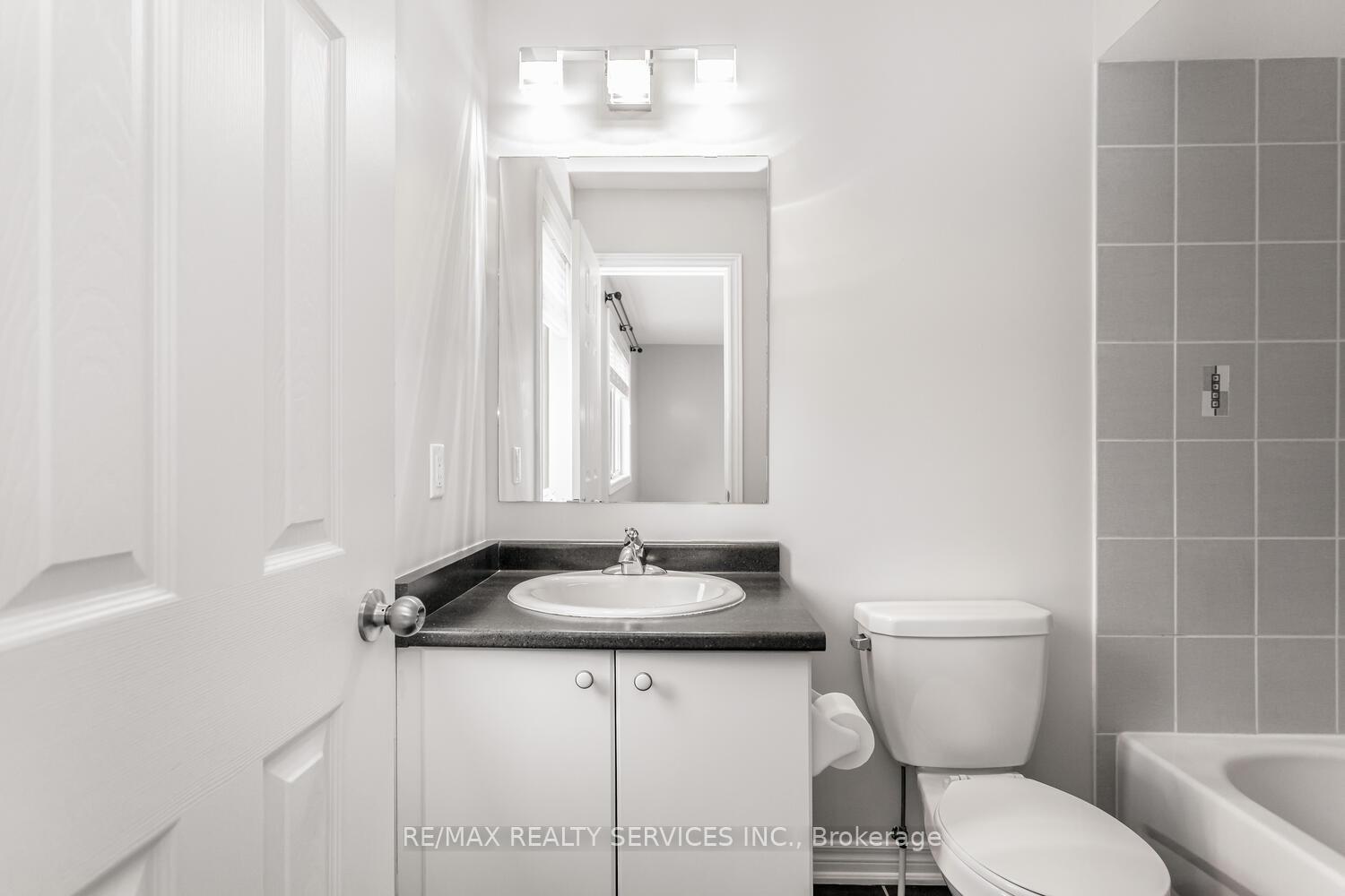 Photo 11 of 7 McLaughlin Avenue, Milton, Willmott — HOMEH