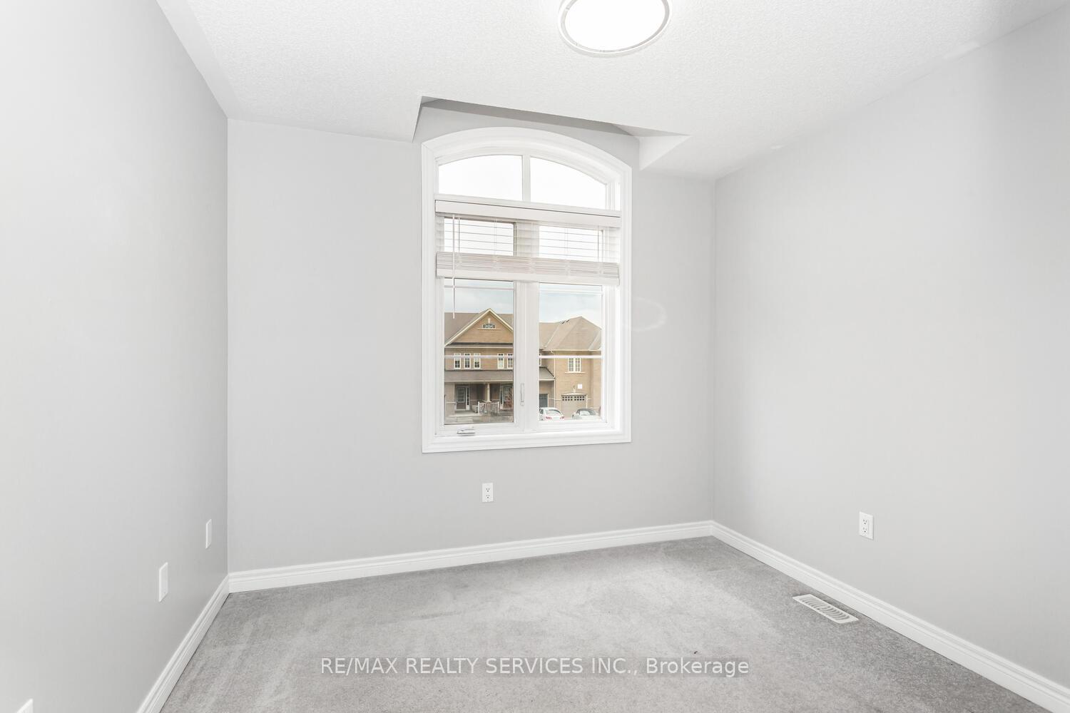 Photo 15 of 7 McLaughlin Avenue, Milton, Willmott — HOMEH