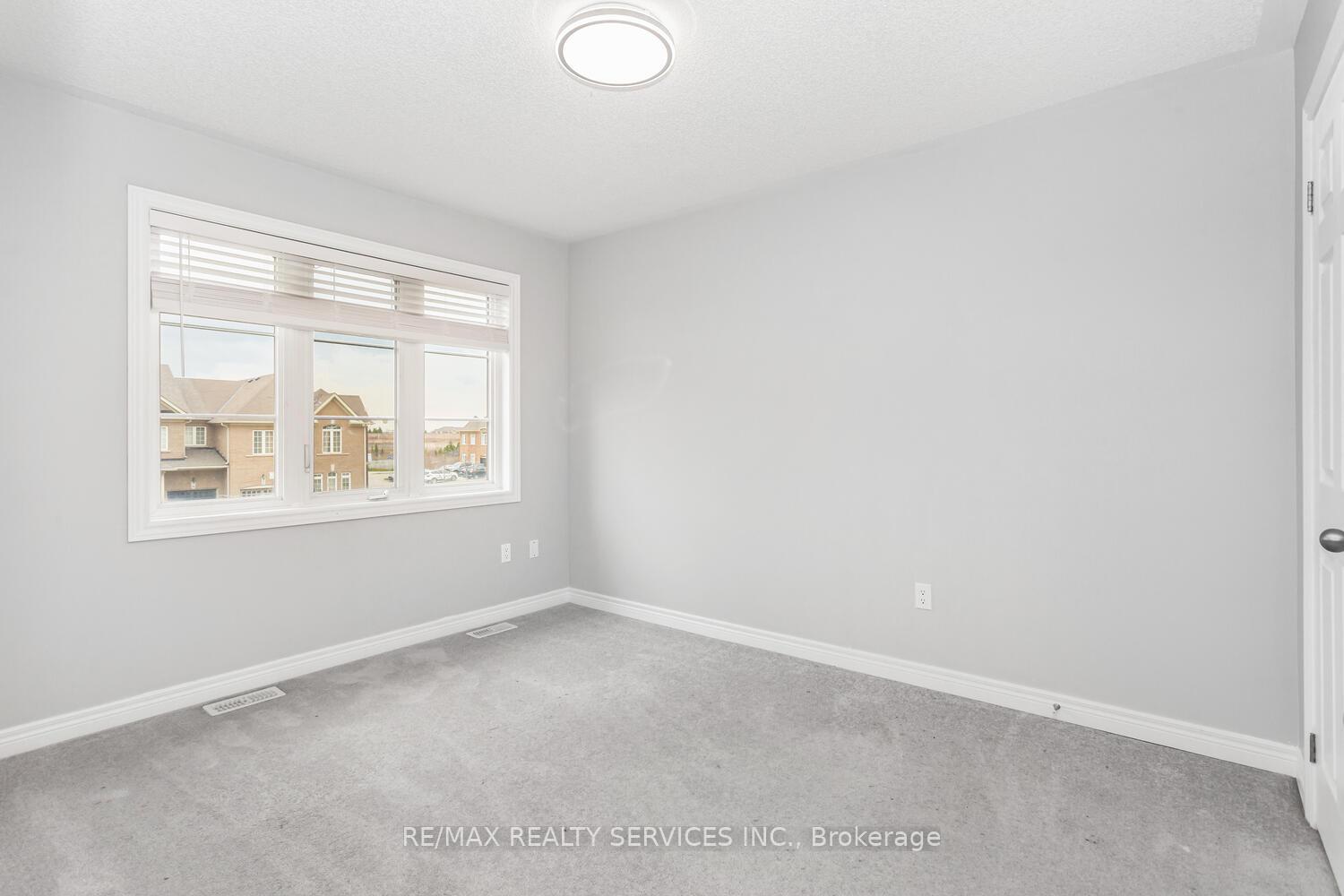 Photo 17 of 7 McLaughlin Avenue, Milton, Willmott — HOMEH