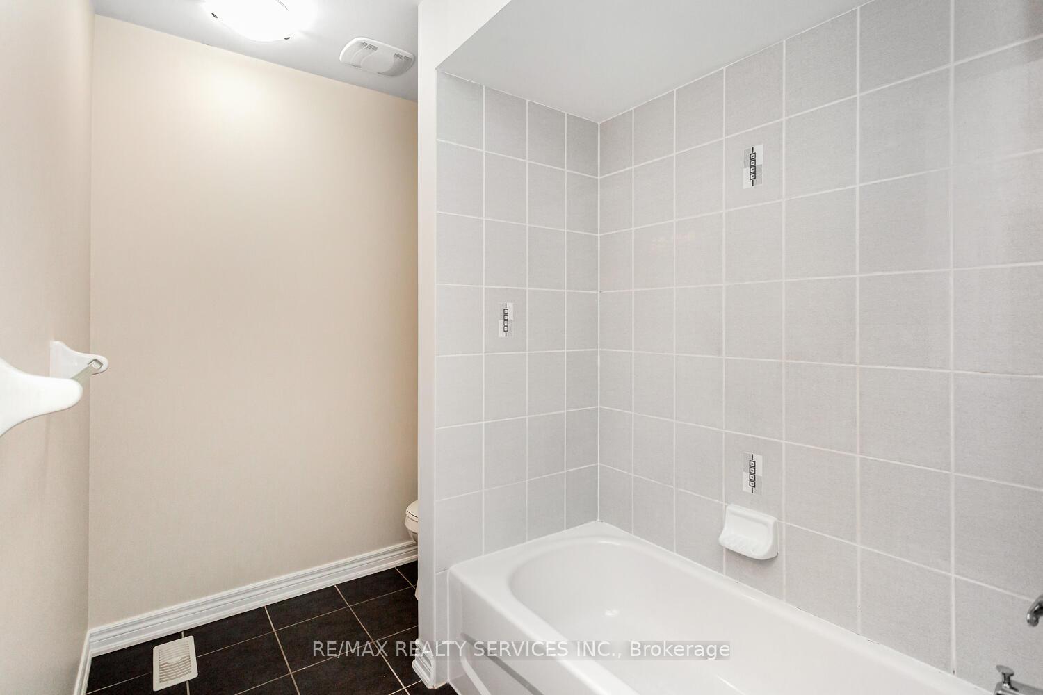 Photo 19 of 7 McLaughlin Avenue, Milton, Willmott — HOMEH