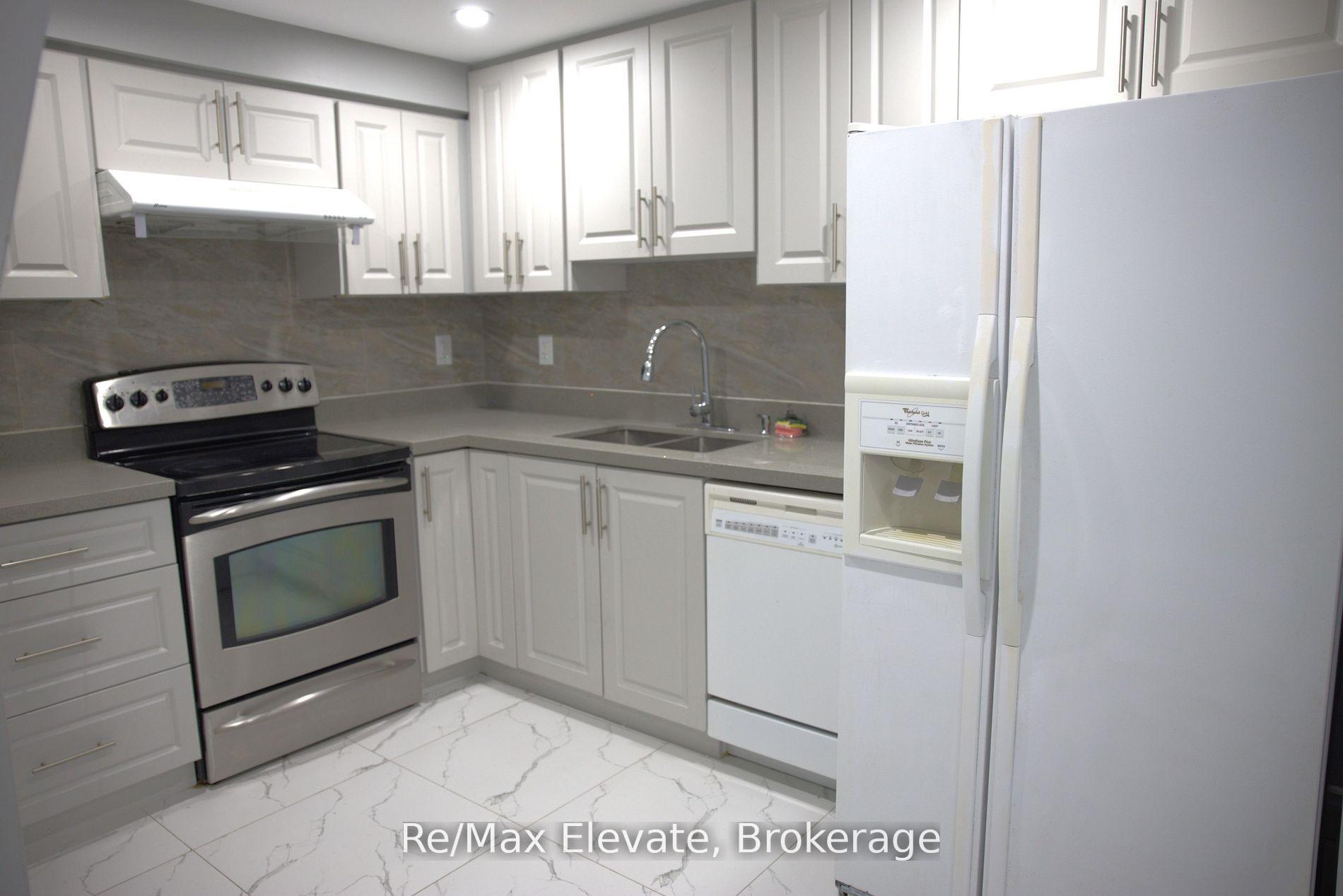 Photo 3 of 508 Summerpark Crescent, Pickering, Amberlea — HOMEH