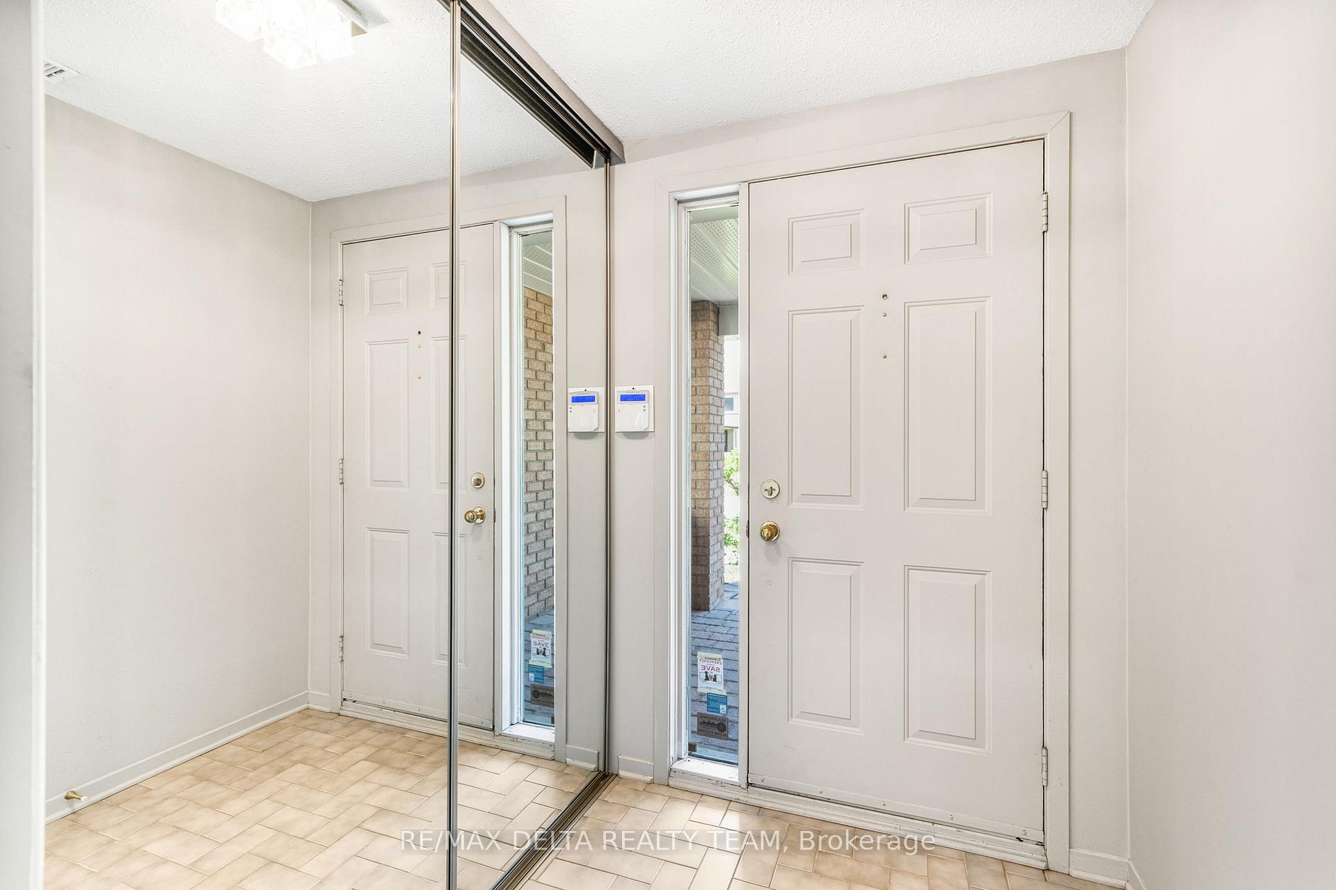 Photo 5 of 1387 Norview Crescent, Ottawa, Fallingbrook/Ridgemount — HOMEH