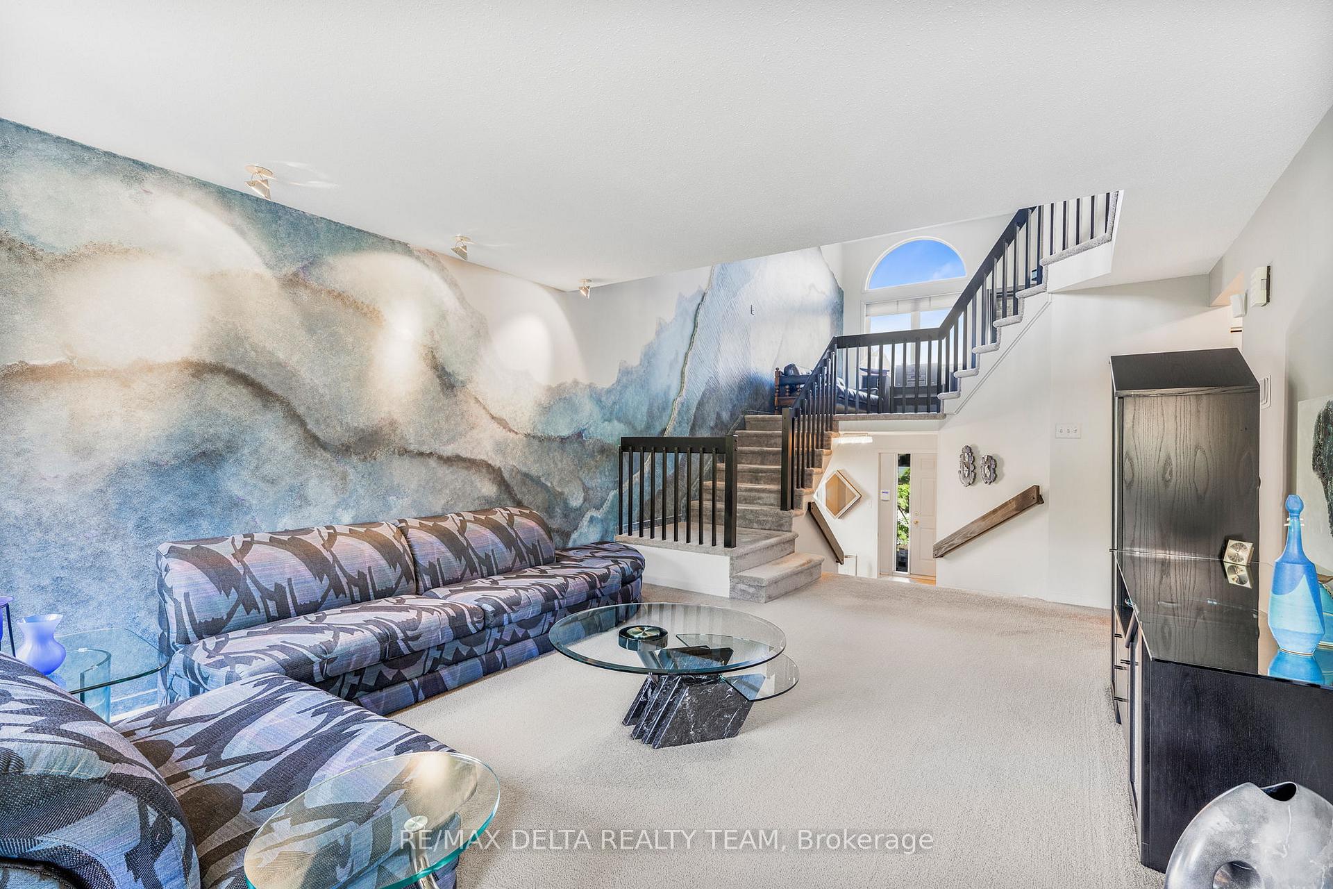 Photo 8 of 1387 Norview Crescent, Ottawa, Fallingbrook/Ridgemount — HOMEH