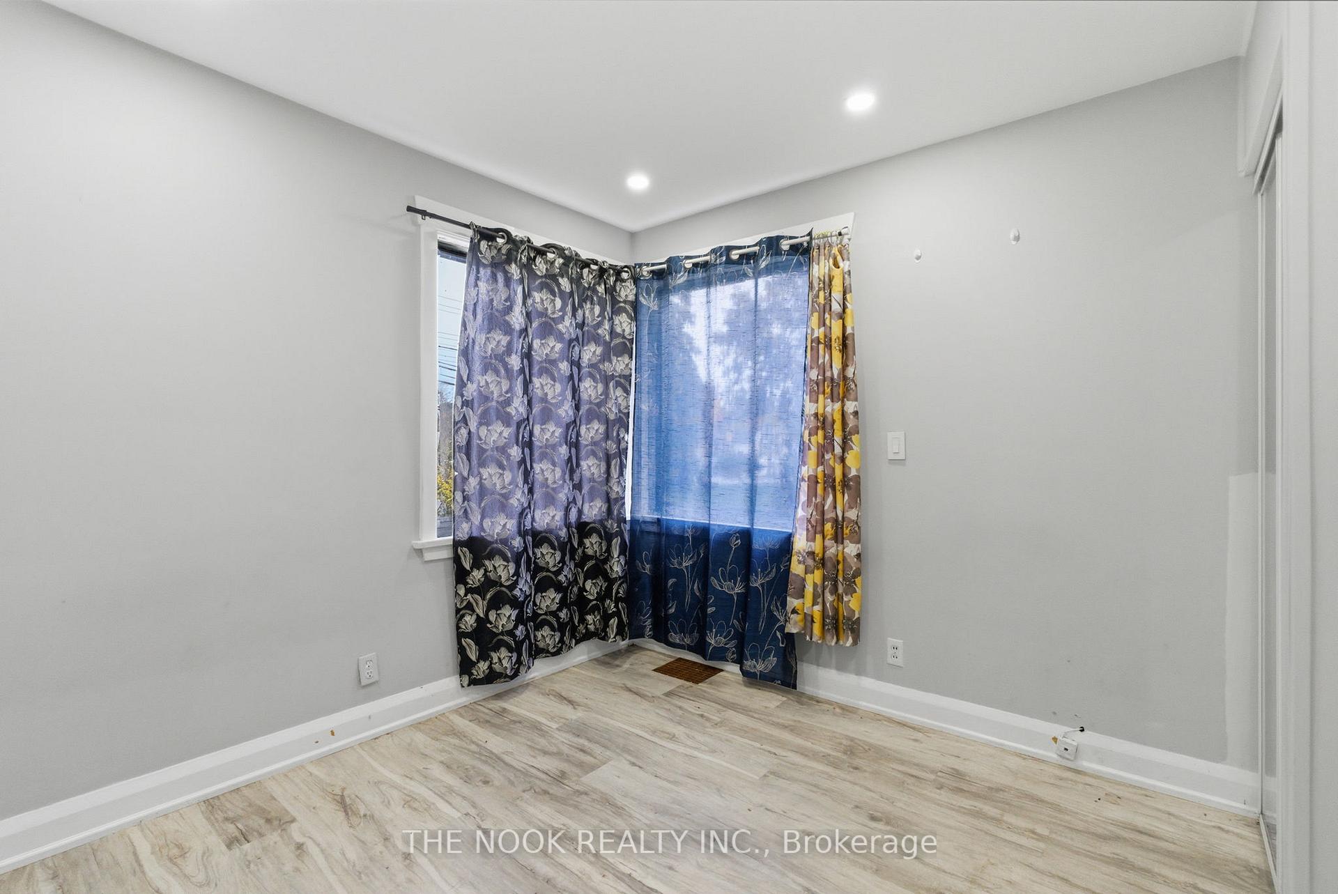 Photo 23 of 1496 Simcoe Street N, Oshawa, Samac — HOMEH