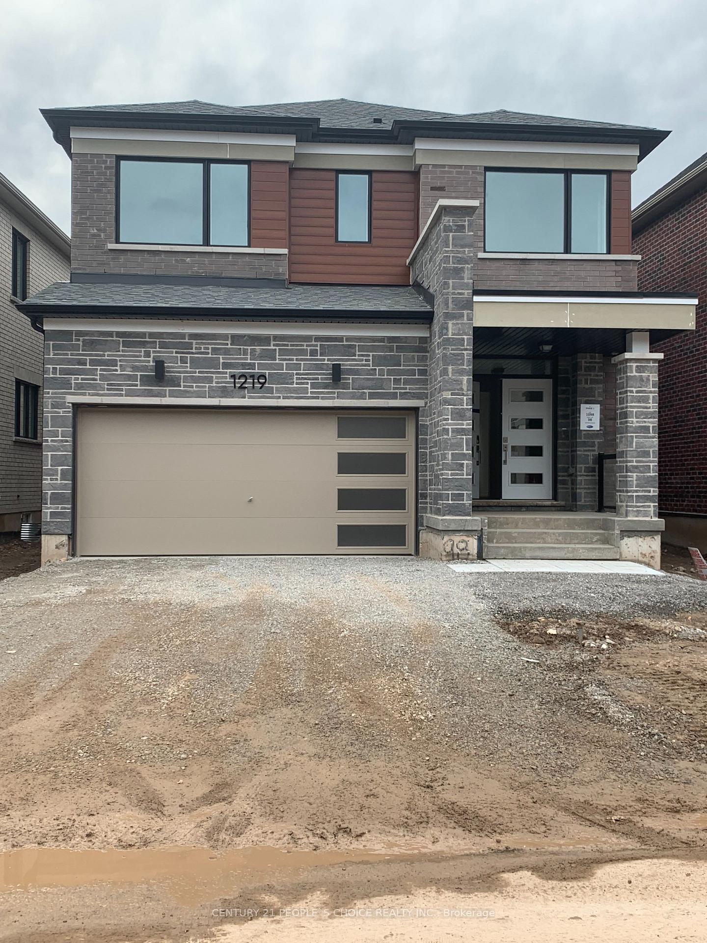 Photo 2 of 1219 Stacey Crescent, Milton, Bowes — HOMEH