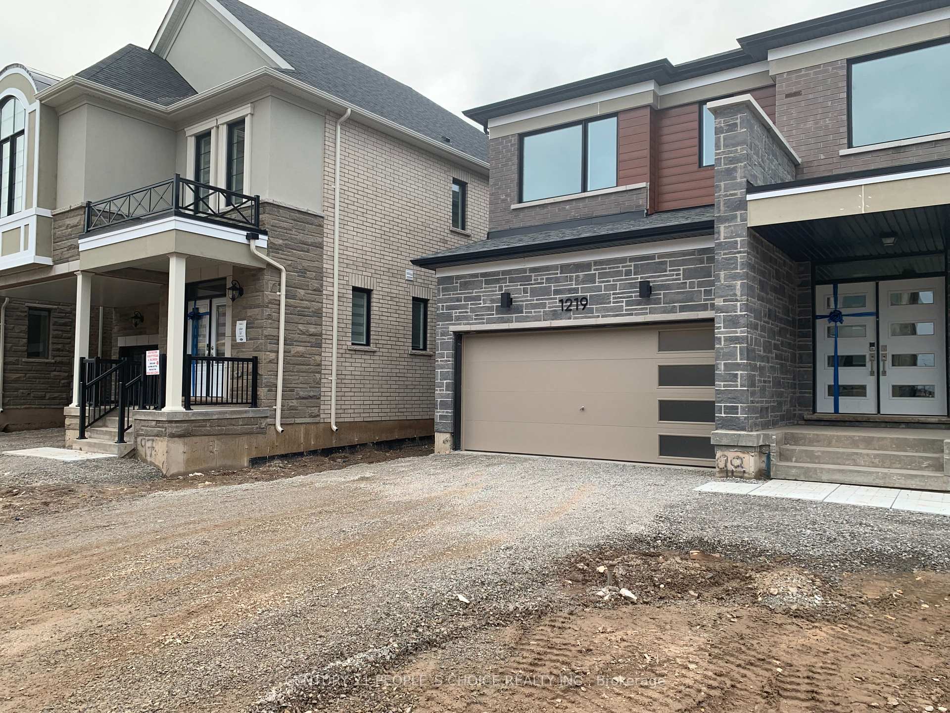 Photo 4 of 1219 Stacey Crescent, Milton, Bowes — HOMEH