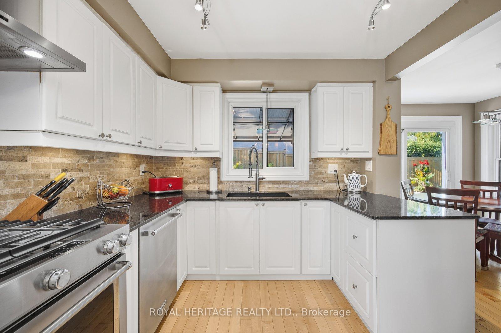 Photo 11 of 498 Prestwick Drive, Oshawa, McLaughlin — HOMEH