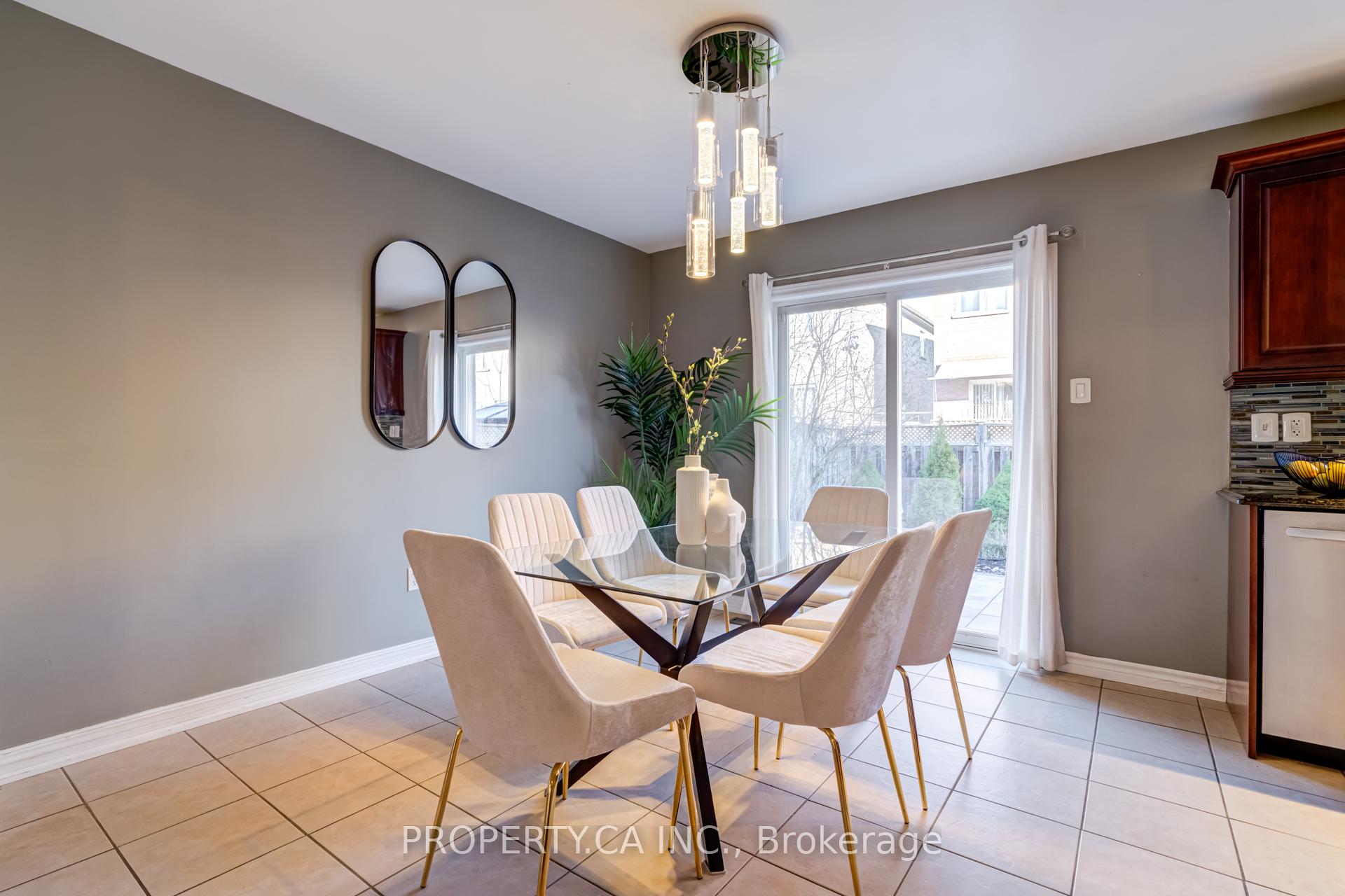 Photo 6 of 831 Joe Persechini Drive, Newmarket, Summerhill Estates — HOMEH