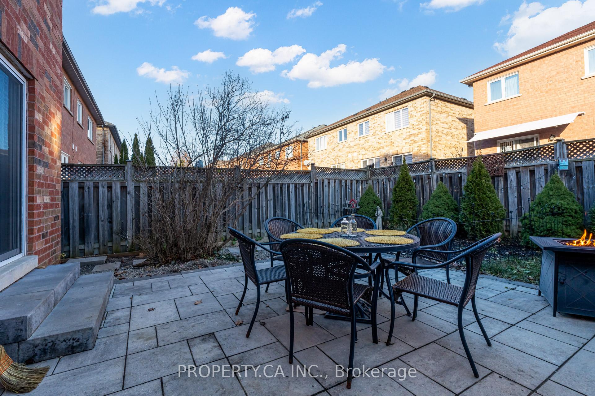 Photo 21 of 831 Joe Persechini Drive, Newmarket, Summerhill Estates — HOMEH