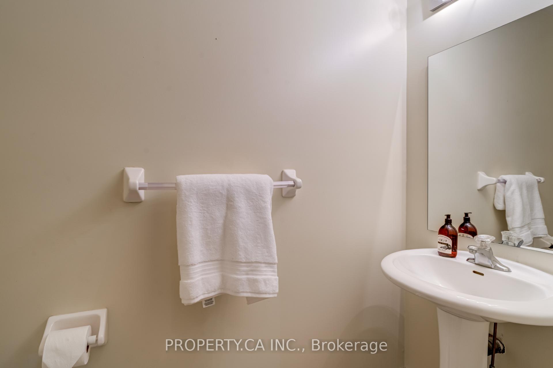 Photo 23 of 831 Joe Persechini Drive, Newmarket, Summerhill Estates — HOMEH