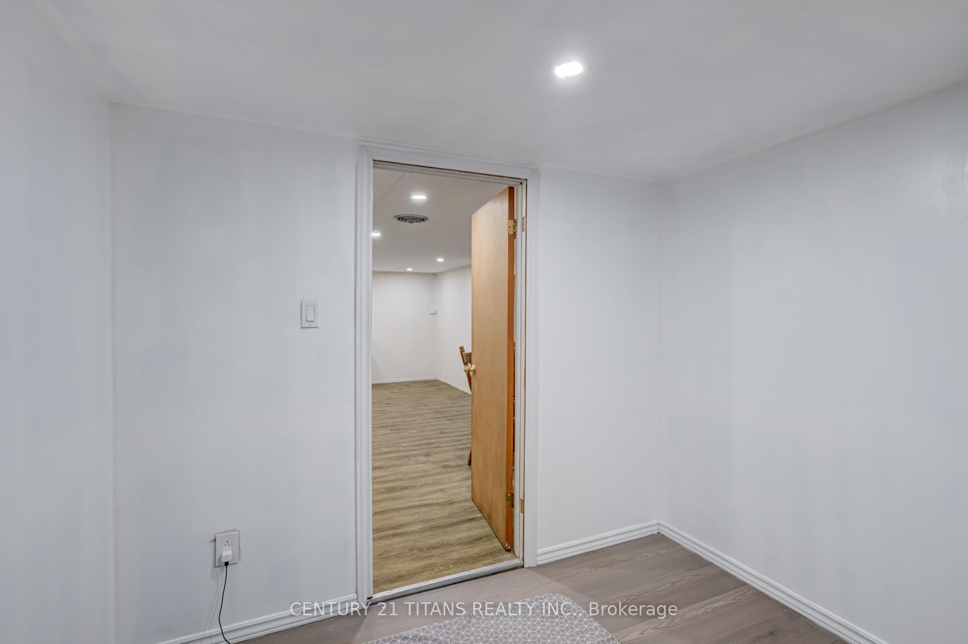 Photo 36 of 107 Wilson Road N, Oshawa, O'Neill — HOMEH
