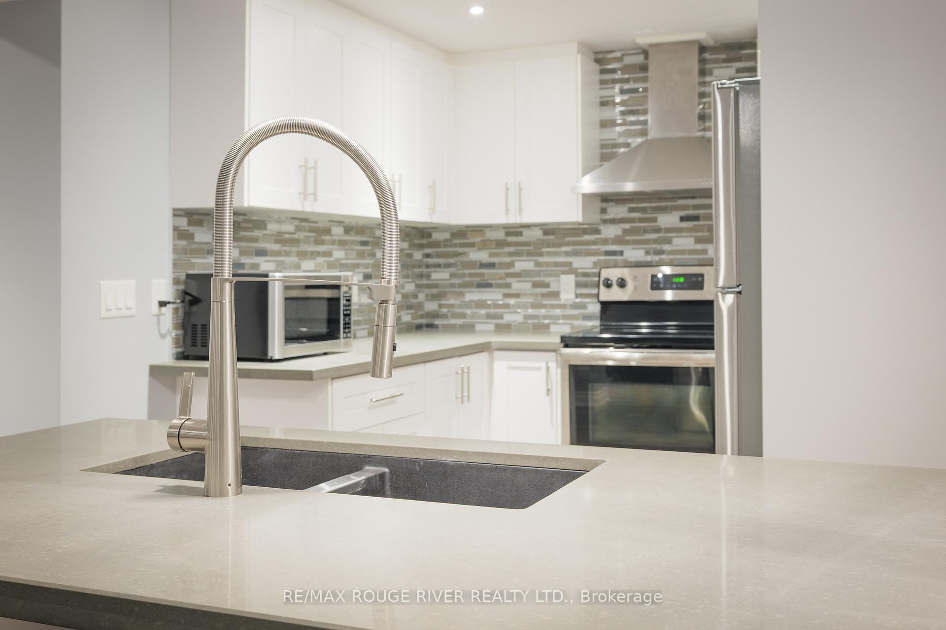Photo 2 of 478 Summerpark Crescent, Pickering, Amberlea — HOMEH