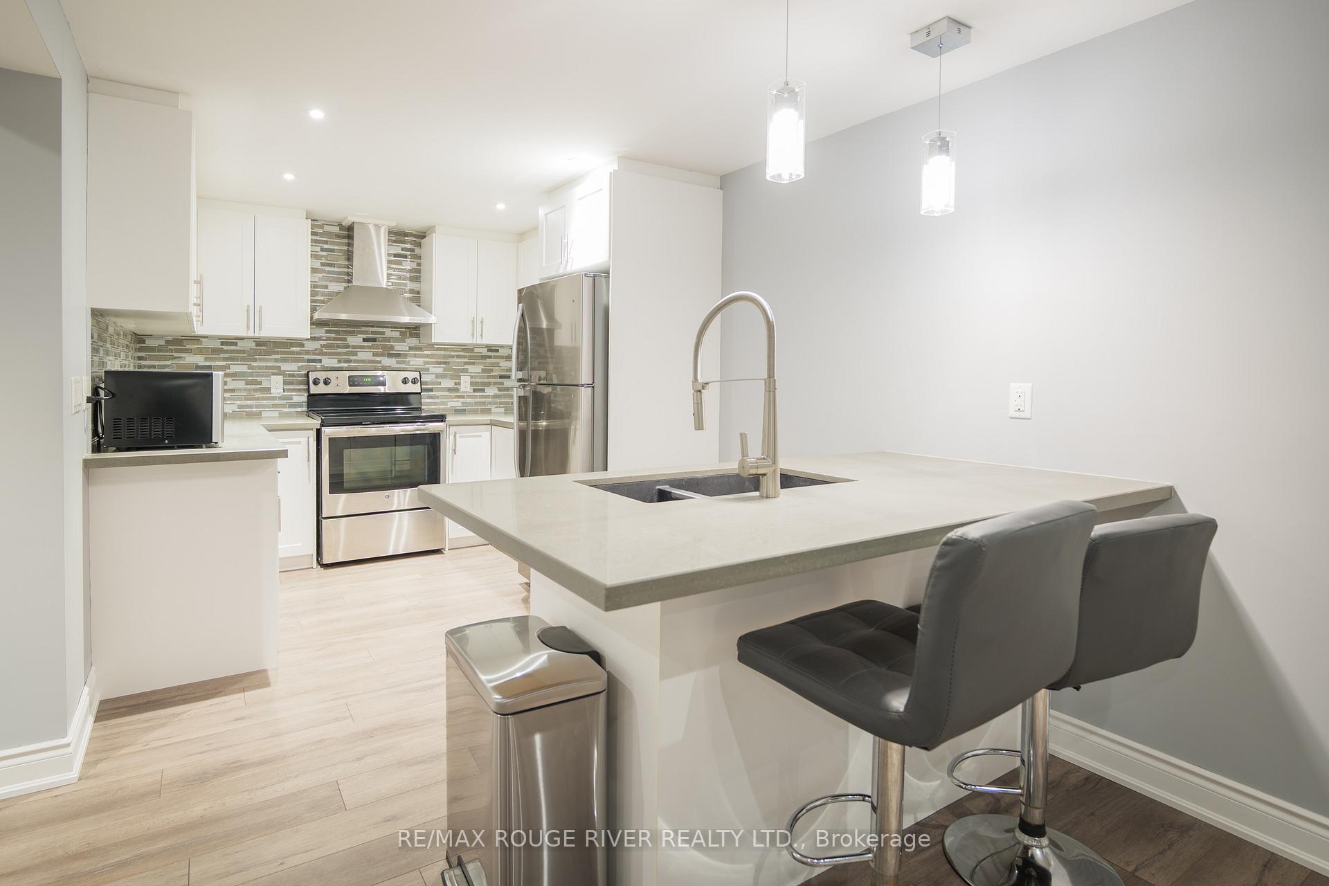 Photo 3 of 478 Summerpark Crescent, Pickering, Amberlea — HOMEH