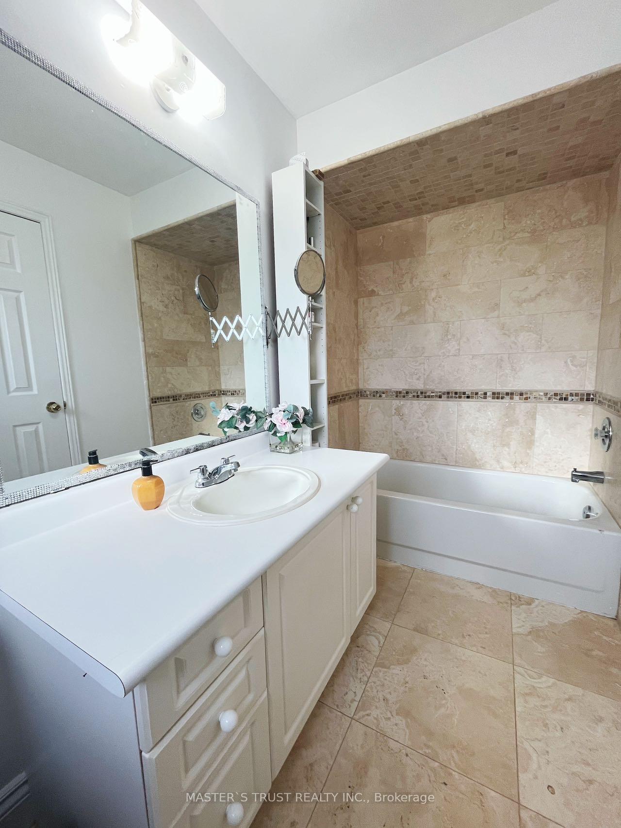 Photo 19 of 596 Willowick Drive, Newmarket, Stonehaven-Wyndham — HOMEH
