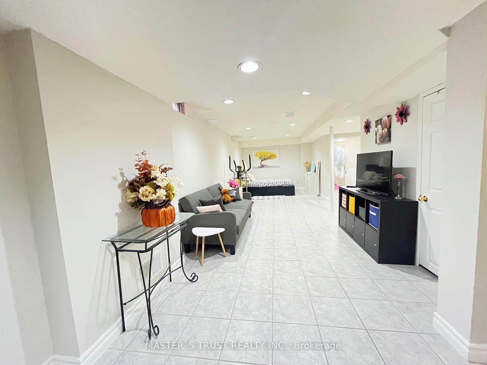 Photo 26 of 596 Willowick Drive, Newmarket, Stonehaven-Wyndham — HOMEH