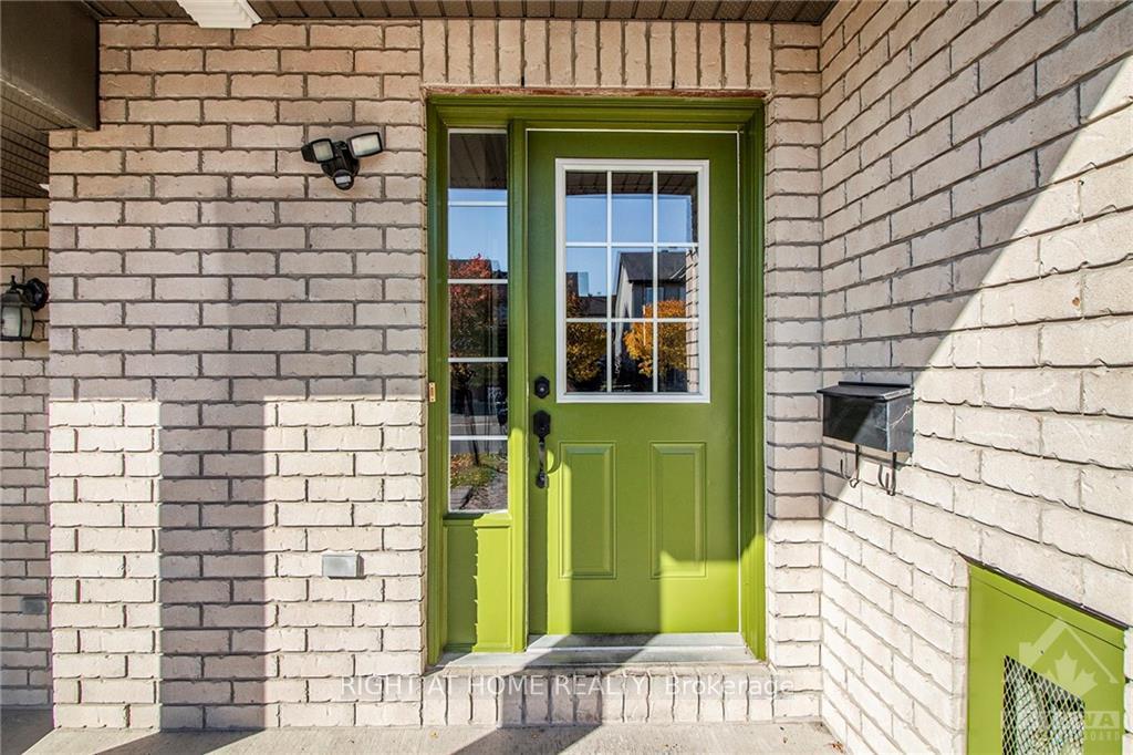 Photo 3 of 275 Rolling Meadow Crescent, Ottawa, Mer Bleue/Bradley Estates/Anderson Park — HOMEH