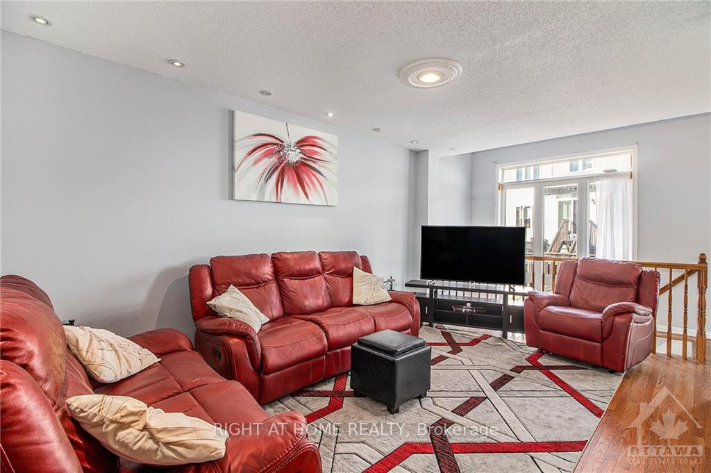 Photo 4 of 275 Rolling Meadow Crescent, Ottawa, Mer Bleue/Bradley Estates/Anderson Park — HOMEH