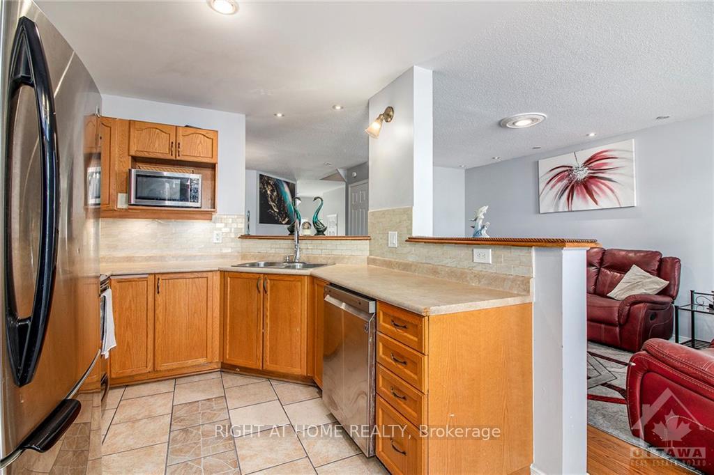 Photo 5 of 275 Rolling Meadow Crescent, Ottawa, Mer Bleue/Bradley Estates/Anderson Park — HOMEH