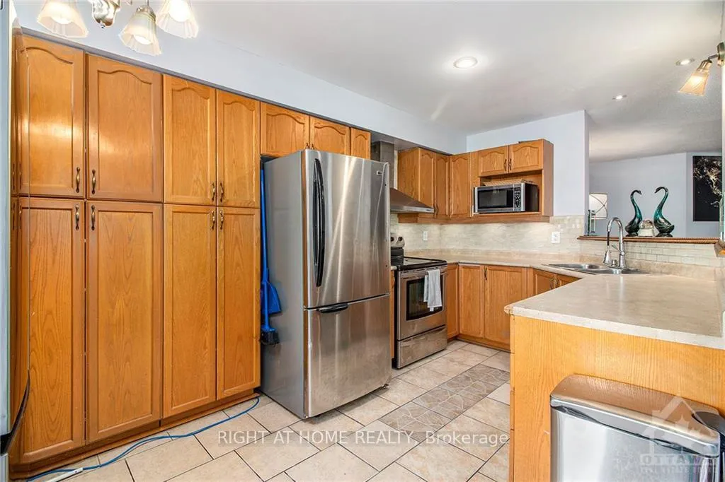Photo 13 of 275 Rolling Meadow Crescent, Ottawa, Mer Bleue/Bradley Estates/Anderson Park — HOMEH