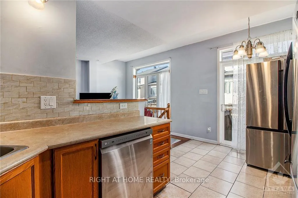 Photo 14 of 275 Rolling Meadow Crescent, Ottawa, Mer Bleue/Bradley Estates/Anderson Park — HOMEH