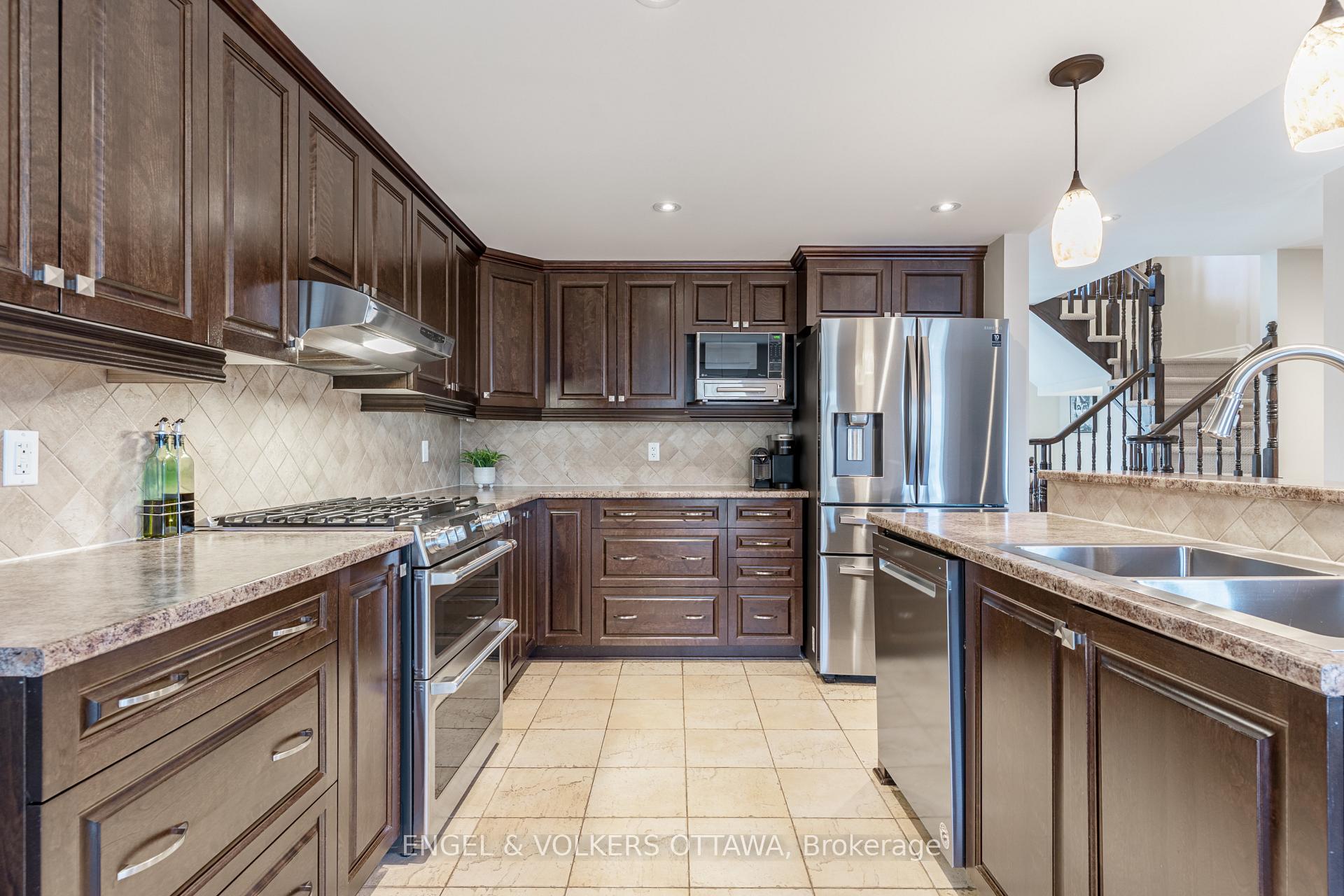 Photo 13 of 105 Vallier Way, Ottawa, Avalon East — HOMEH