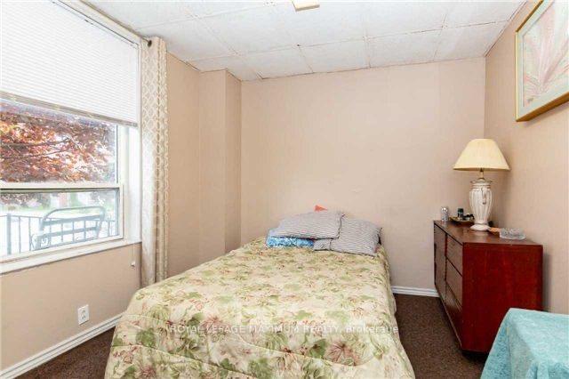 Photo 3 of 264 Athol Street E, Oshawa, Central — HOMEH