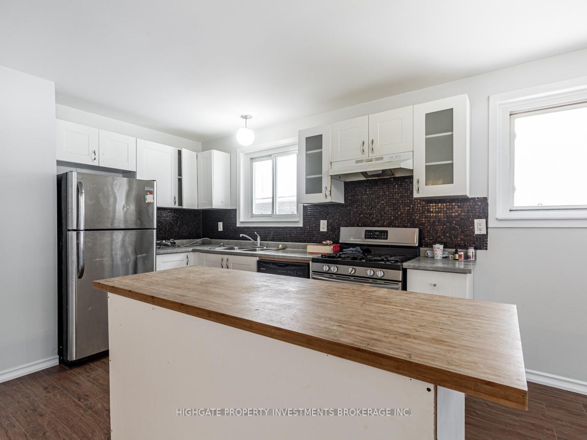 Photo 4 of Unit Main, 1348 Tatra Drive, Pickering, Bay Ridges — HOMEH