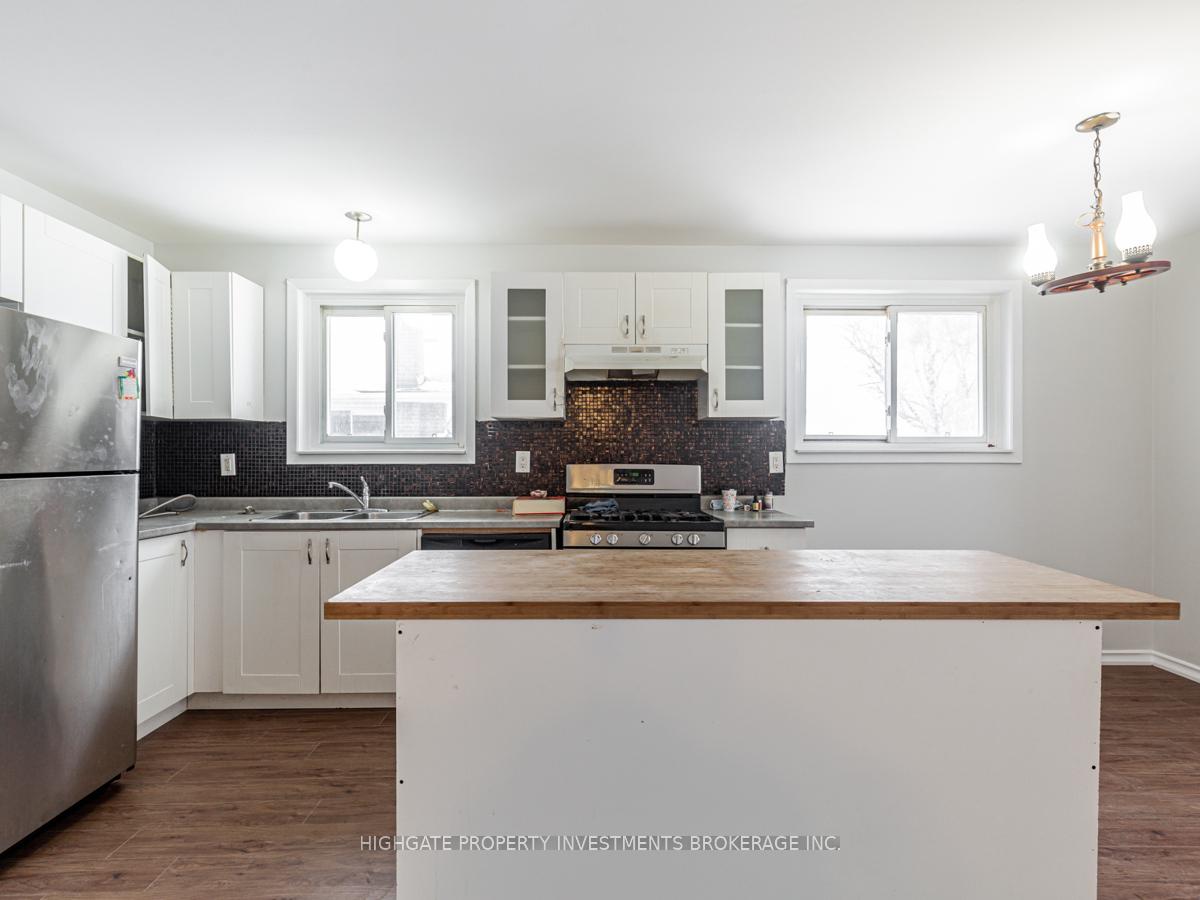 Photo 5 of Unit Main, 1348 Tatra Drive, Pickering, Bay Ridges — HOMEH