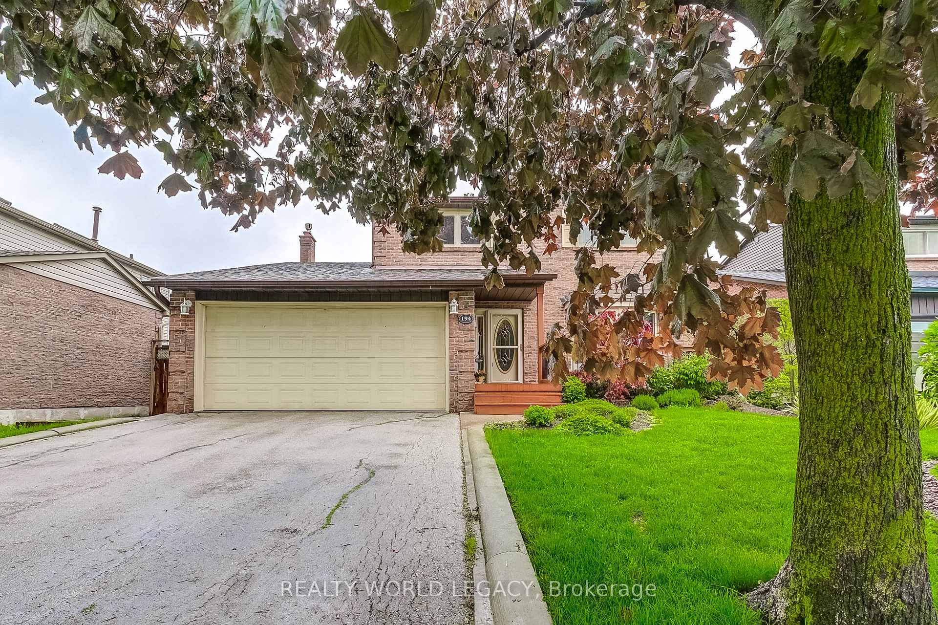 Photo 9 of 194 Laurier Avenue, Milton, Bronte Meadows — HOMEH