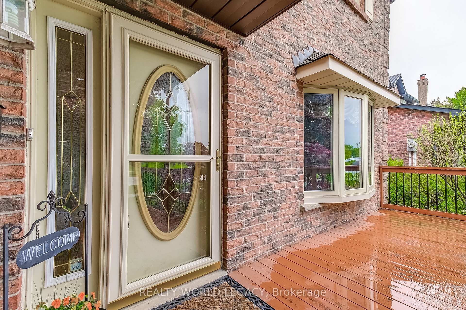 Photo 2 of 194 Laurier Avenue, Milton, Bronte Meadows — HOMEH