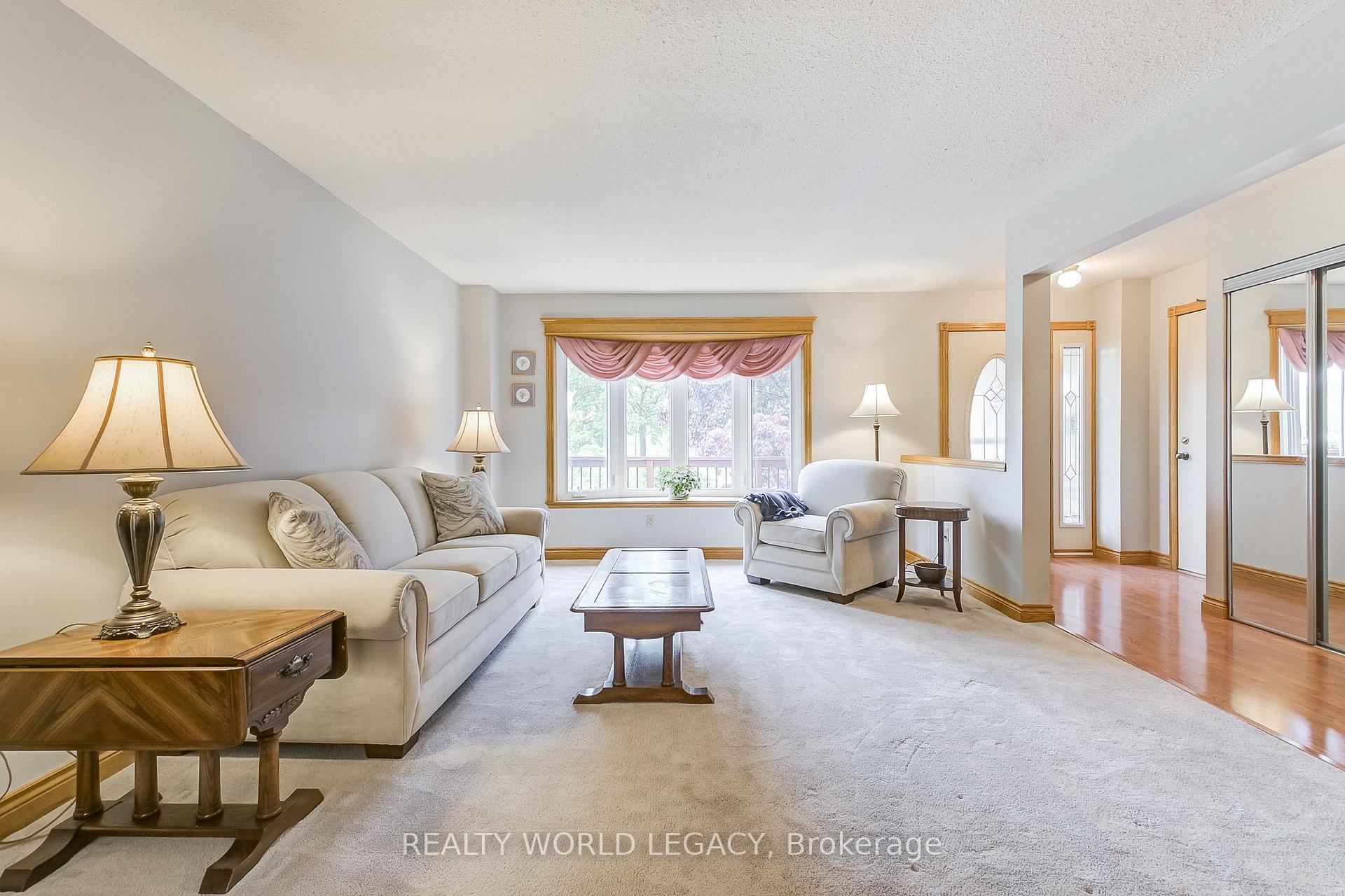 Photo 4 of 194 Laurier Avenue, Milton, Bronte Meadows — HOMEH