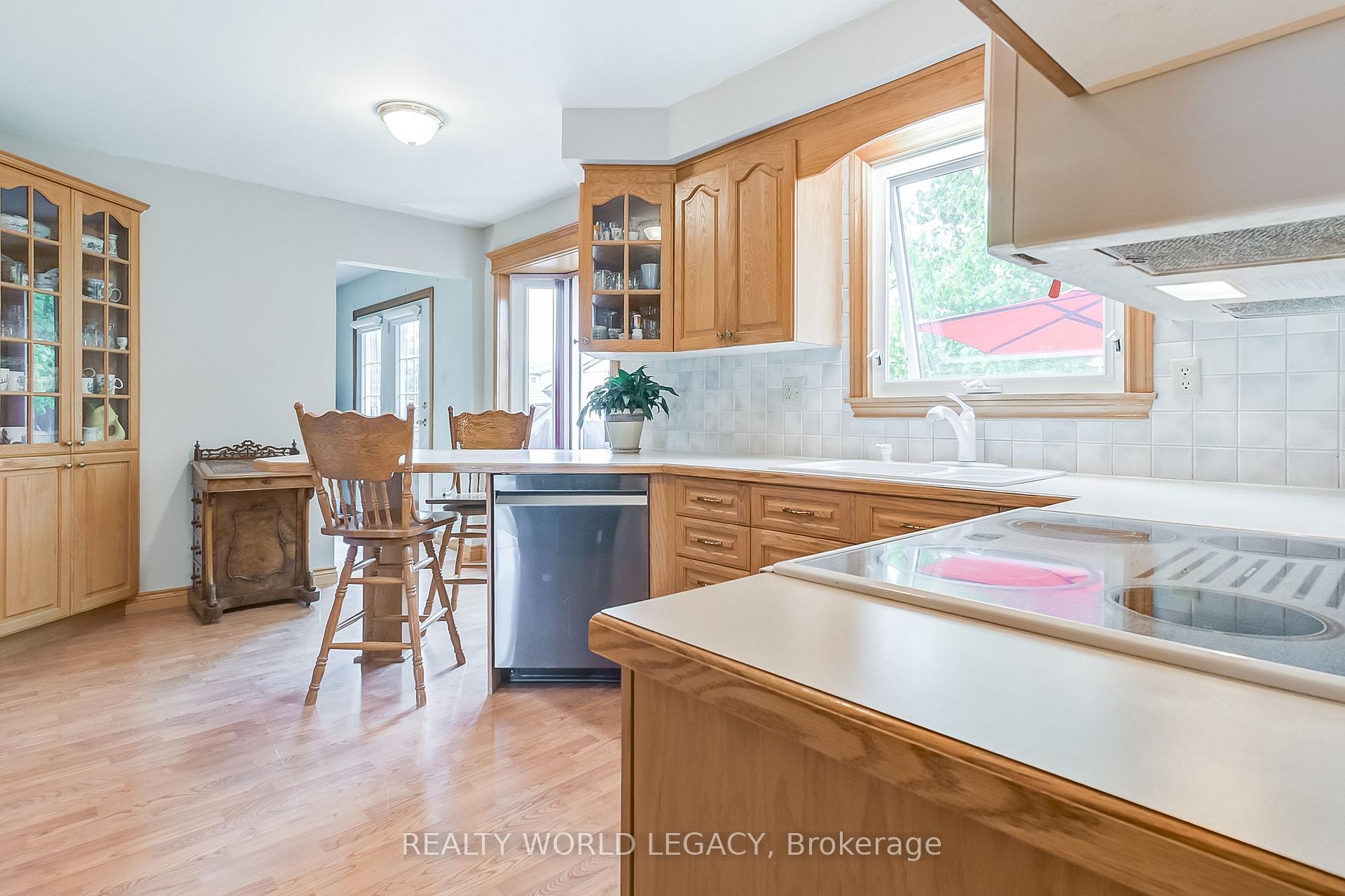 Photo 25 of 194 Laurier Avenue, Milton, Bronte Meadows — HOMEH