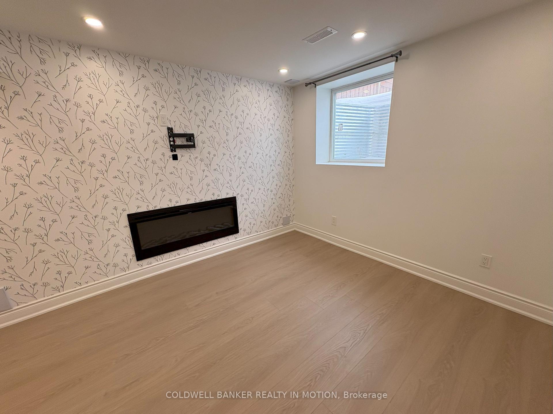 Photo 3 of 632 Kennedy Circle W, Milton, Cobban — HOMEH