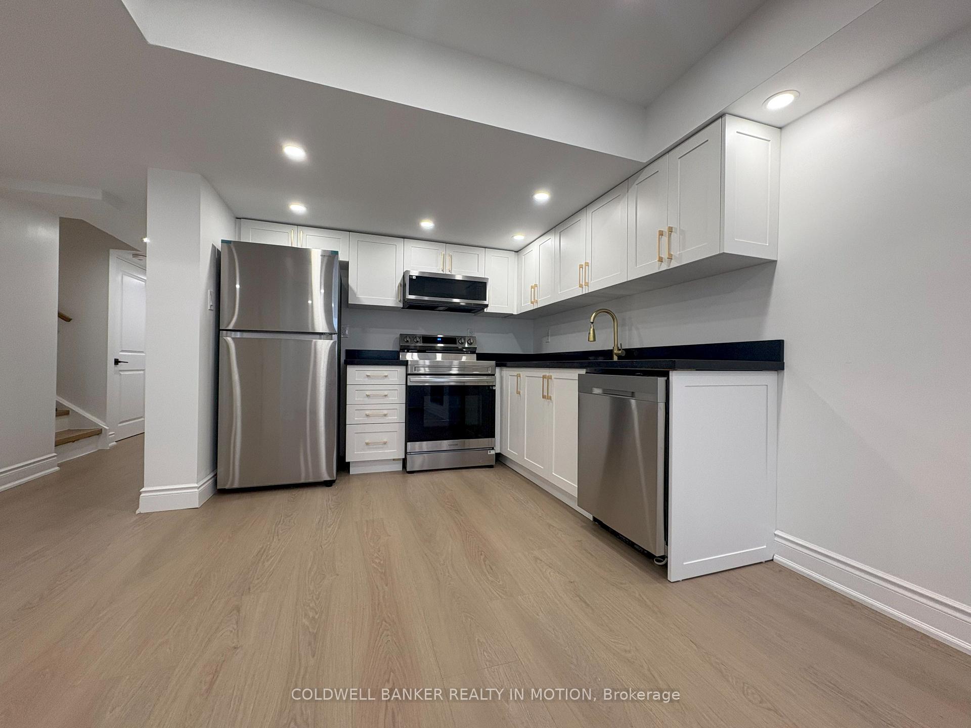 Photo 5 of 632 Kennedy Circle W, Milton, Cobban — HOMEH
