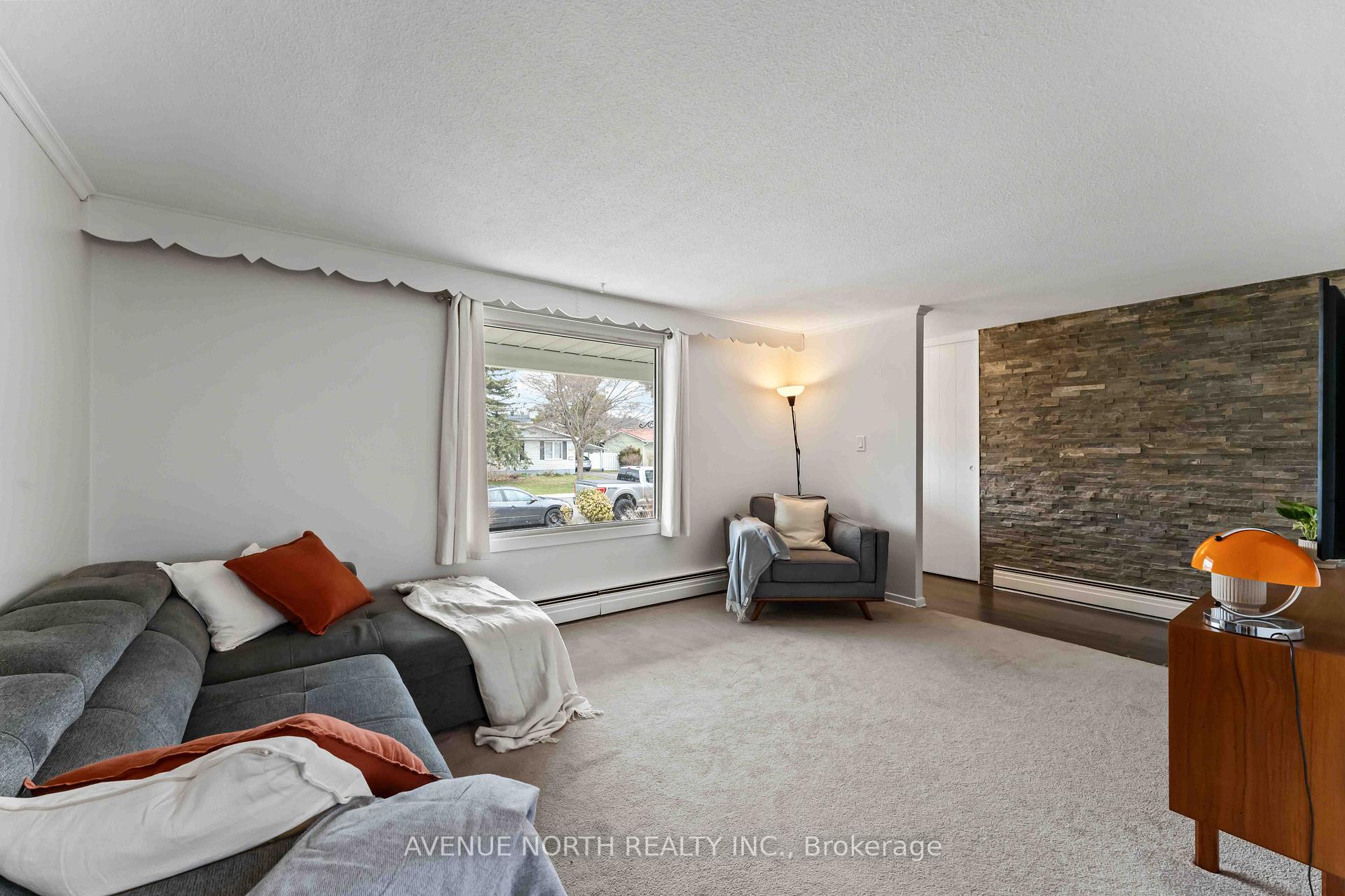 Photo 8 of 328 Amiens Street, Ottawa, Bilberry Creek/Queenswood Heights — HOMEH