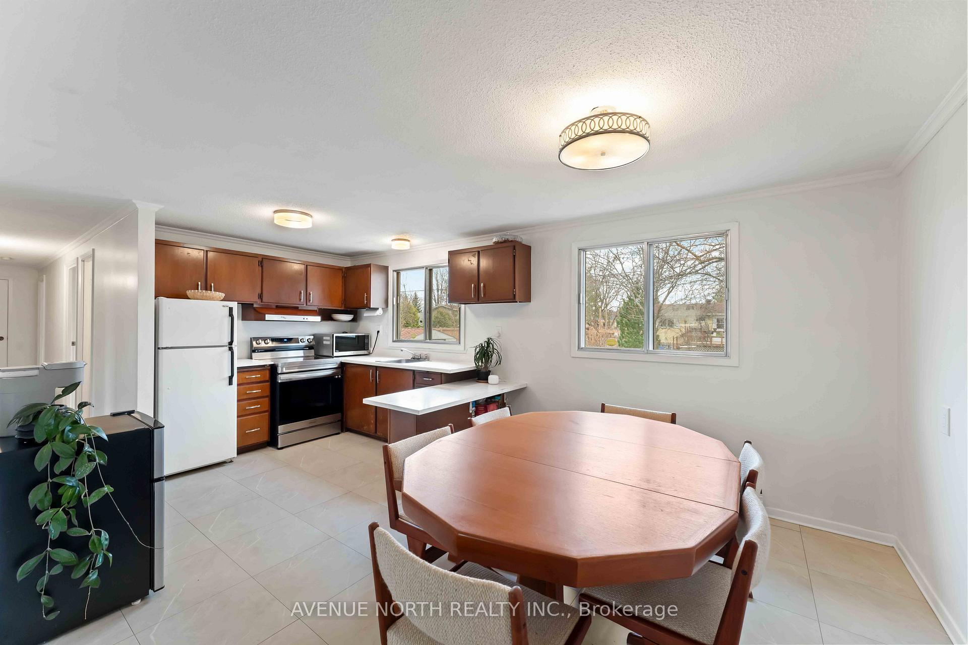 Photo 10 of 328 Amiens Street, Ottawa, Bilberry Creek/Queenswood Heights — HOMEH