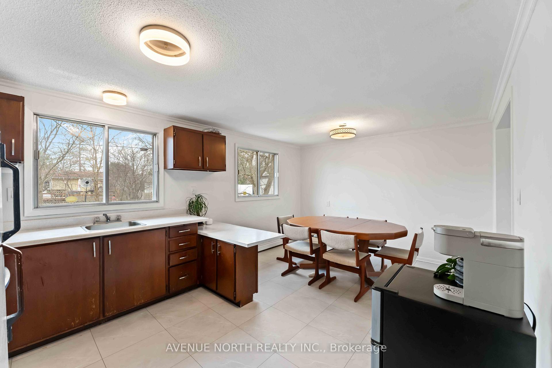 Photo 12 of 328 Amiens Street, Ottawa, Bilberry Creek/Queenswood Heights — HOMEH