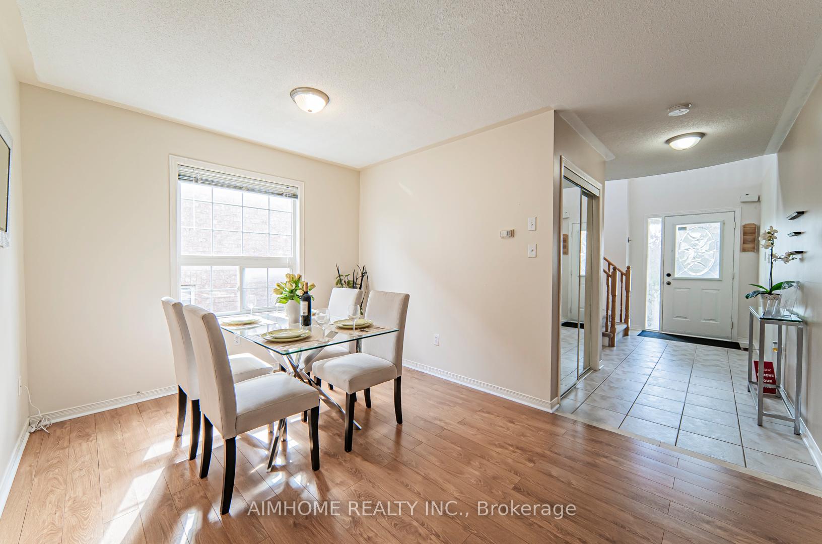 Photo 6 of 315 Flagstone Way, Newmarket, Woodland Hill — HOMEH