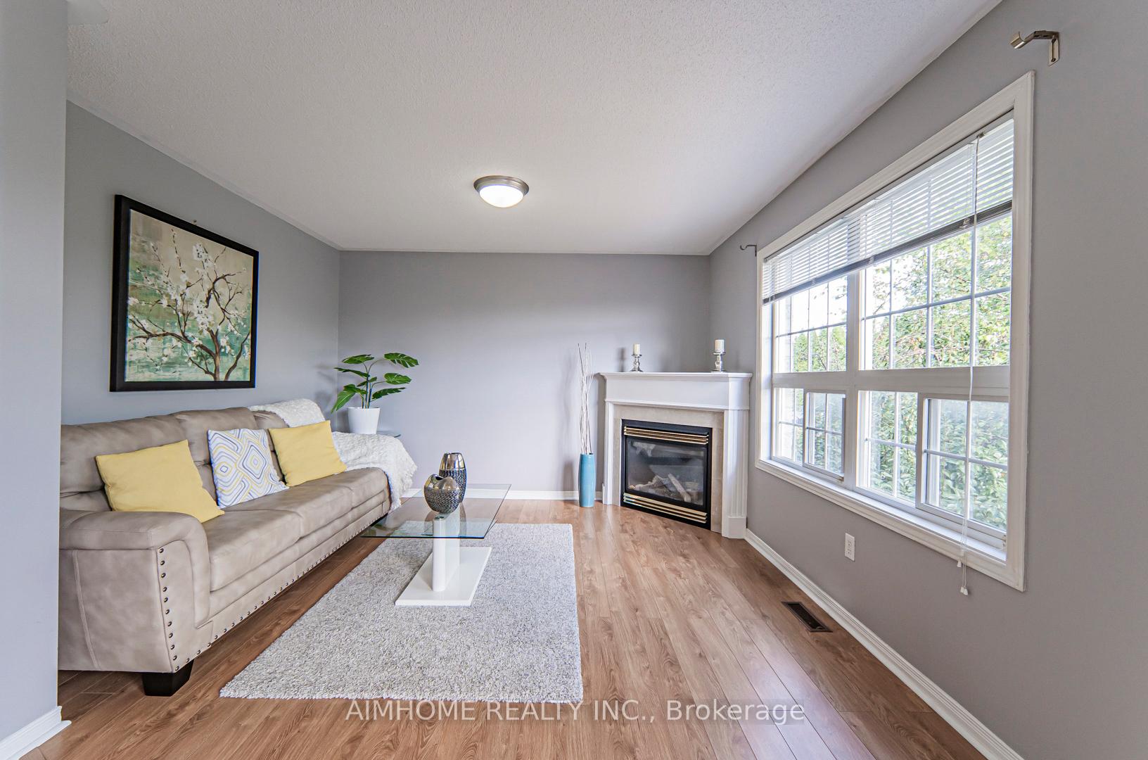 Photo 7 of 315 Flagstone Way, Newmarket, Woodland Hill — HOMEH