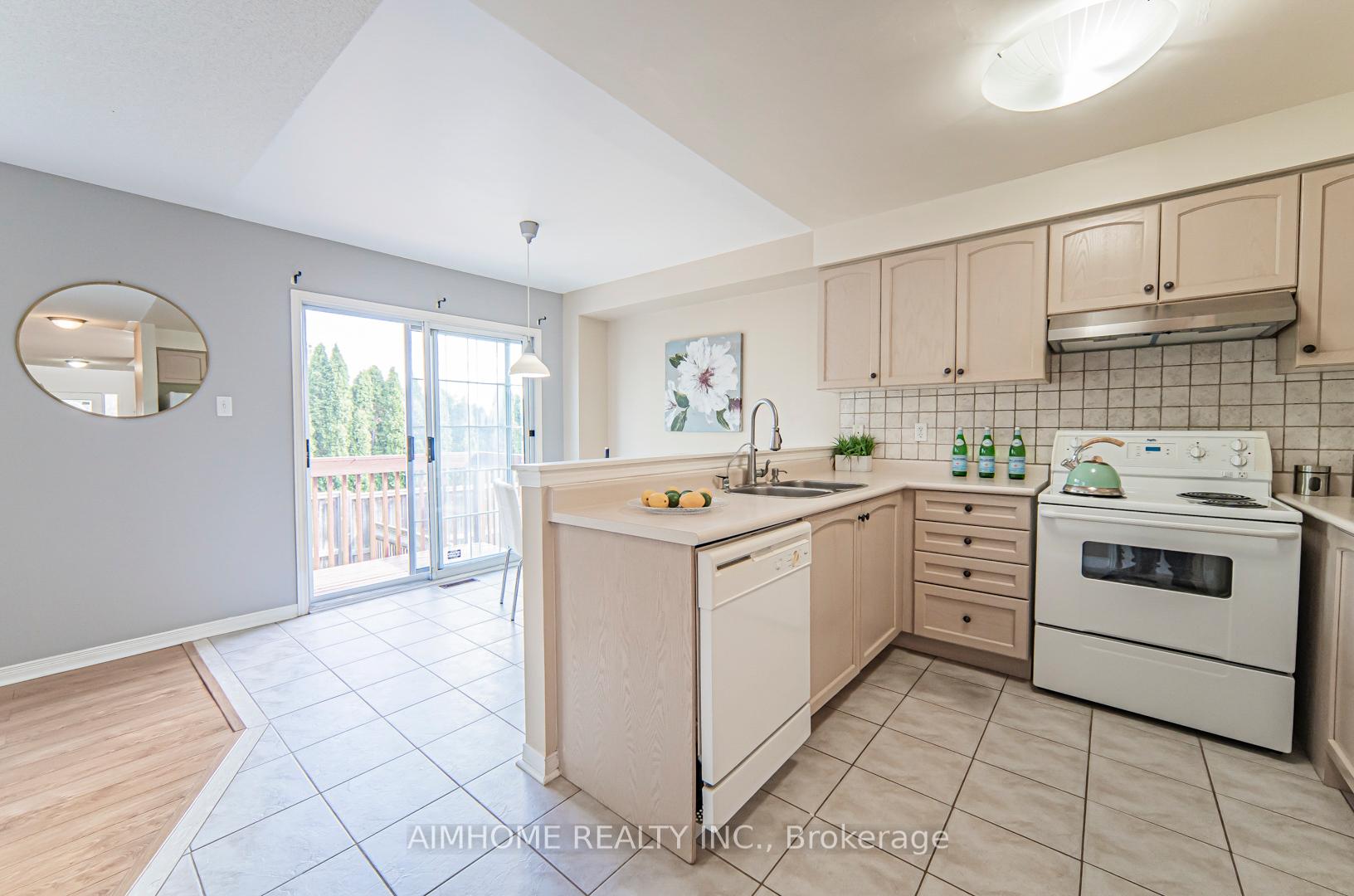 Photo 12 of 315 Flagstone Way, Newmarket, Woodland Hill — HOMEH