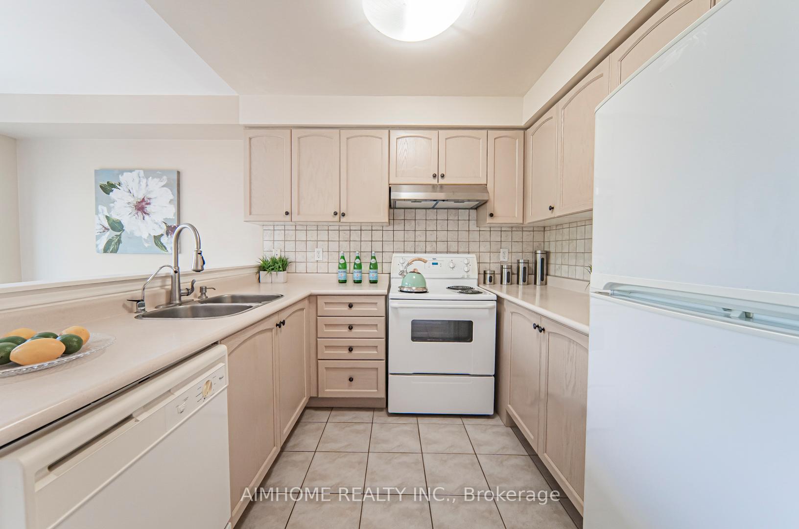 Photo 13 of 315 Flagstone Way, Newmarket, Woodland Hill — HOMEH