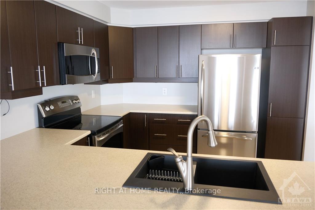 Photo 5 of 109 Caithness, Ottawa, Mer Bleue/Bradley Estates/Anderson Park — HOMEH